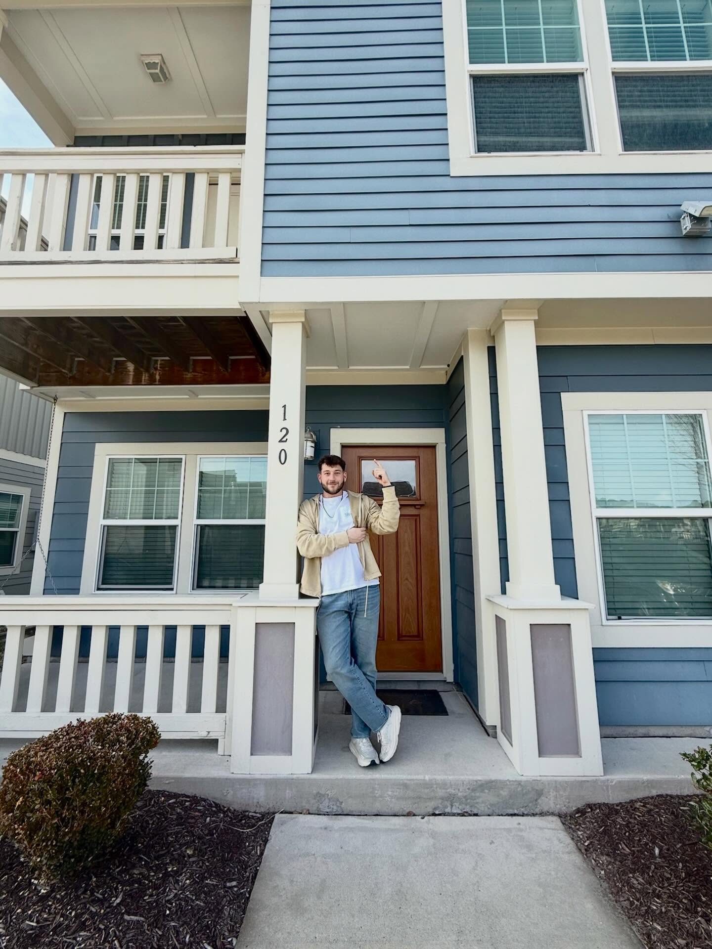 Only FOUR bedroom houses left for 2026–27 👀
Who’s locking in one of the final spots before they’re gone?
#CollegeTownCommunities #LiveWithin