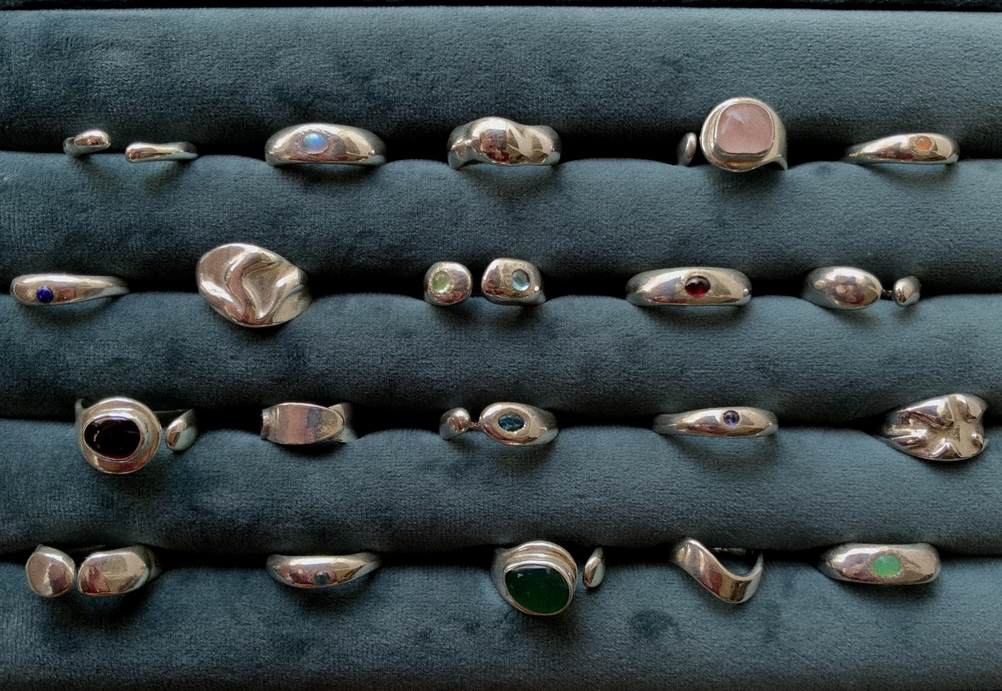 Ring collection 💫
Discover them at mikaro.gr