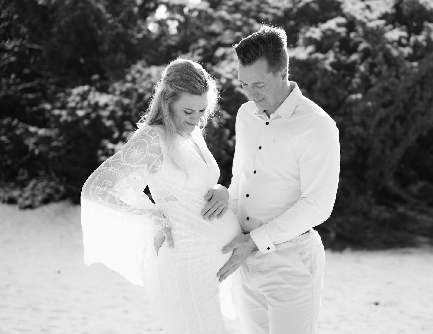 Deze zwangerschapsshoot in de sneeuw was net een sprookje 😍