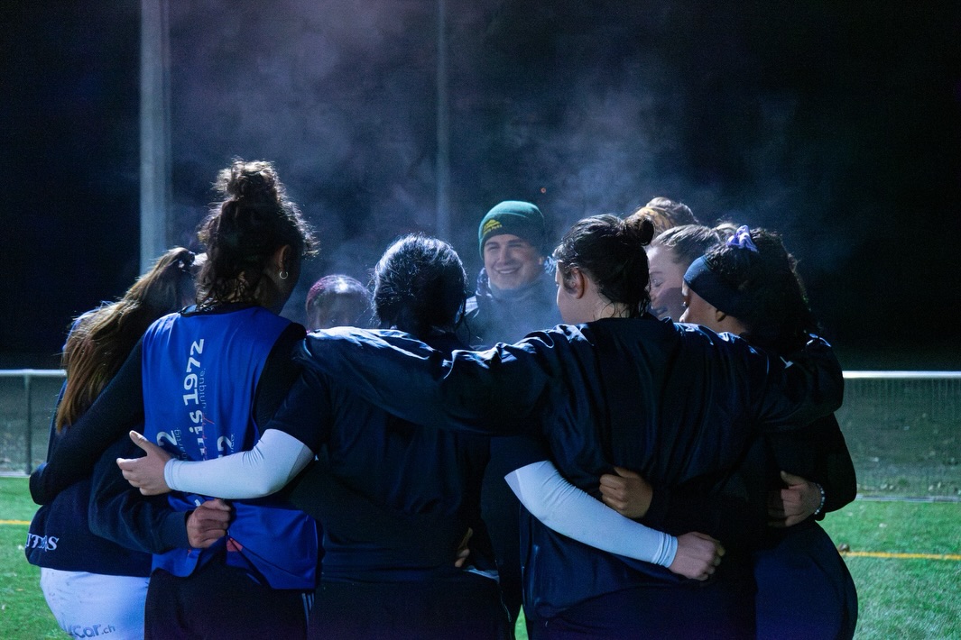 Focus : nos féminines s’entraînent dur à un mois de la reprise du championnat. 💪🏻
Cette deuxième partie de la saison s’annonce décisive pour sécuriser leur 3ème place du classement.
Elles affronteront Bâle à l’extérieur le 14 mars !
Merci à @quinteiro_photography 📸
💜ONE MORE GAME💜