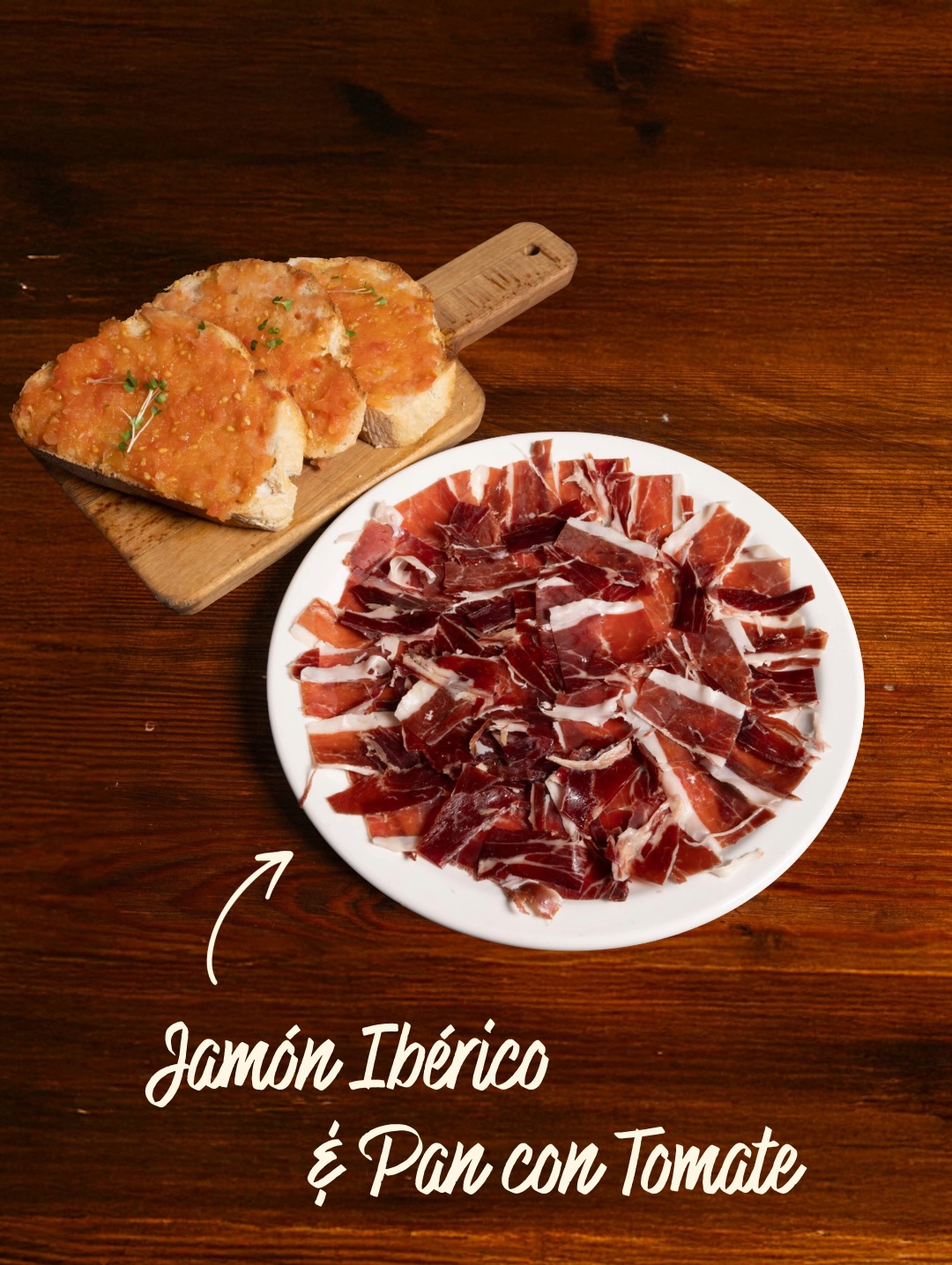Friday calls for the classics.
Jamón Ibérico. Pan con tomate.
No overthinking, just perfect flavours to start the weekend the right way.
You can find it at La Siesta Group, including Jamón Jamón 🇪🇸🍅
#lasiestagroup #jamoniberico #pancontomate #spanishfood #fridayvibes