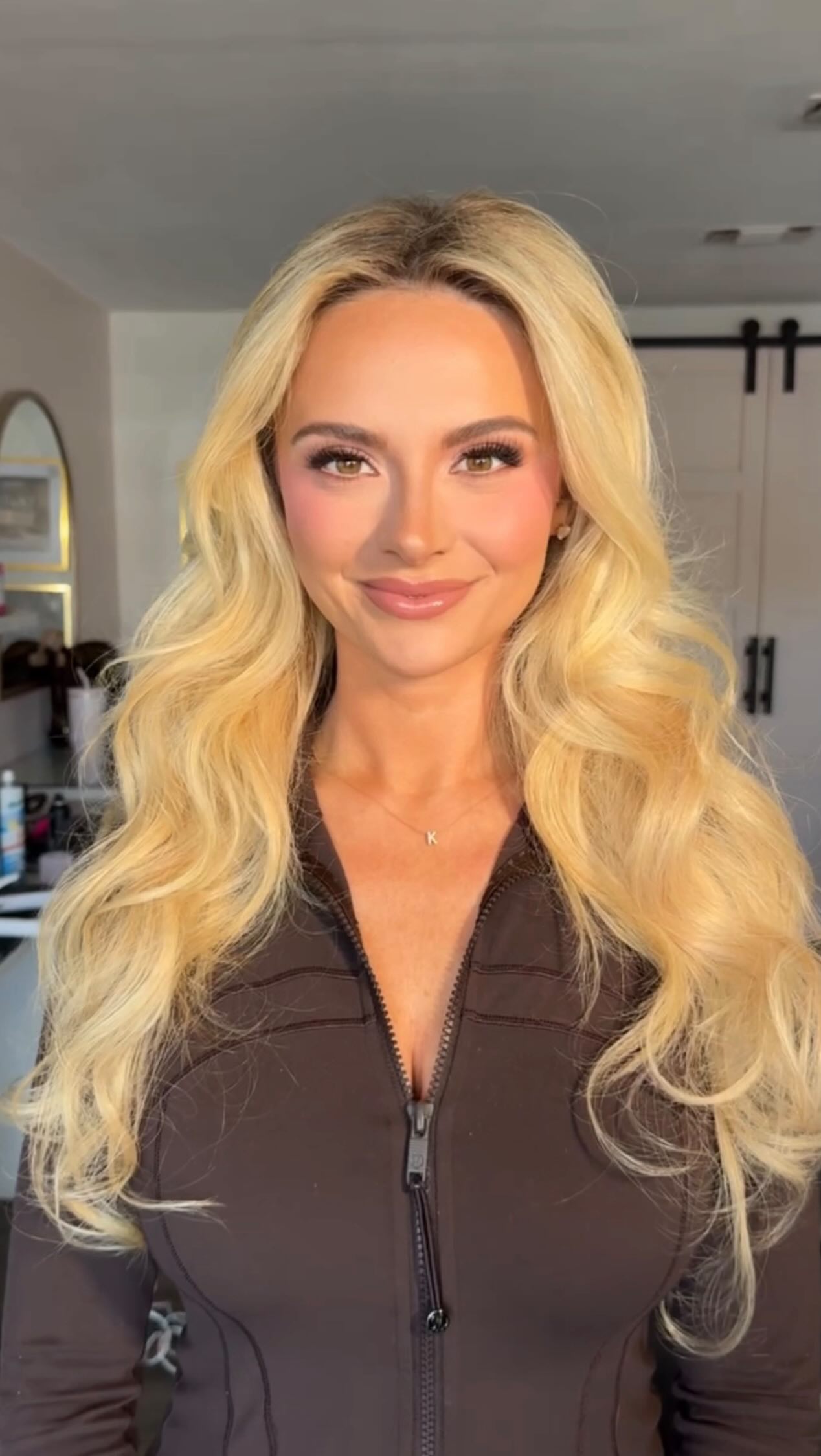 Emphasis on “oh she look GEWDDD”🔥 Hair & makeup on the stunning, @kelseyhamptonofthesouth
#makeupartist #weddinghairandmakeup #30ahairandmakeup #fullglammakeup