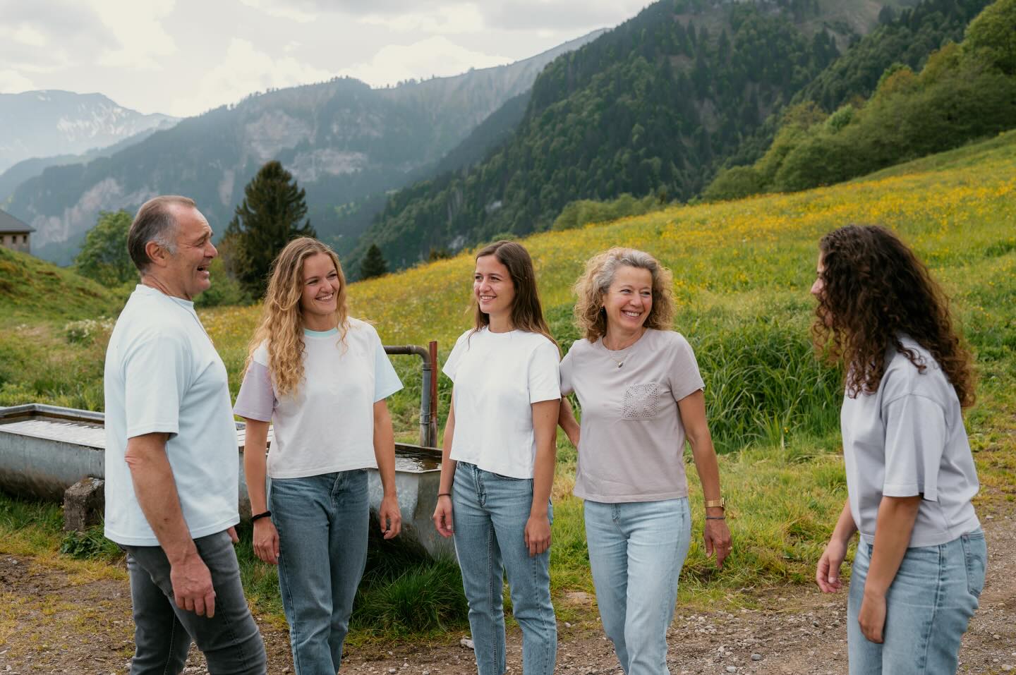 Die schönsten Familienfotos entstehen nicht durch Perfektion - sondern durch Spaß & echte Momente. 🤍
Obwohl dieser Tag wohl einer der perfektesten Tage war für dieses Shooting im letzten Frühling. ☀️
#familienfotograf #familienmomente #vorarlbergfamilie #familienfotografinvorarlberg
