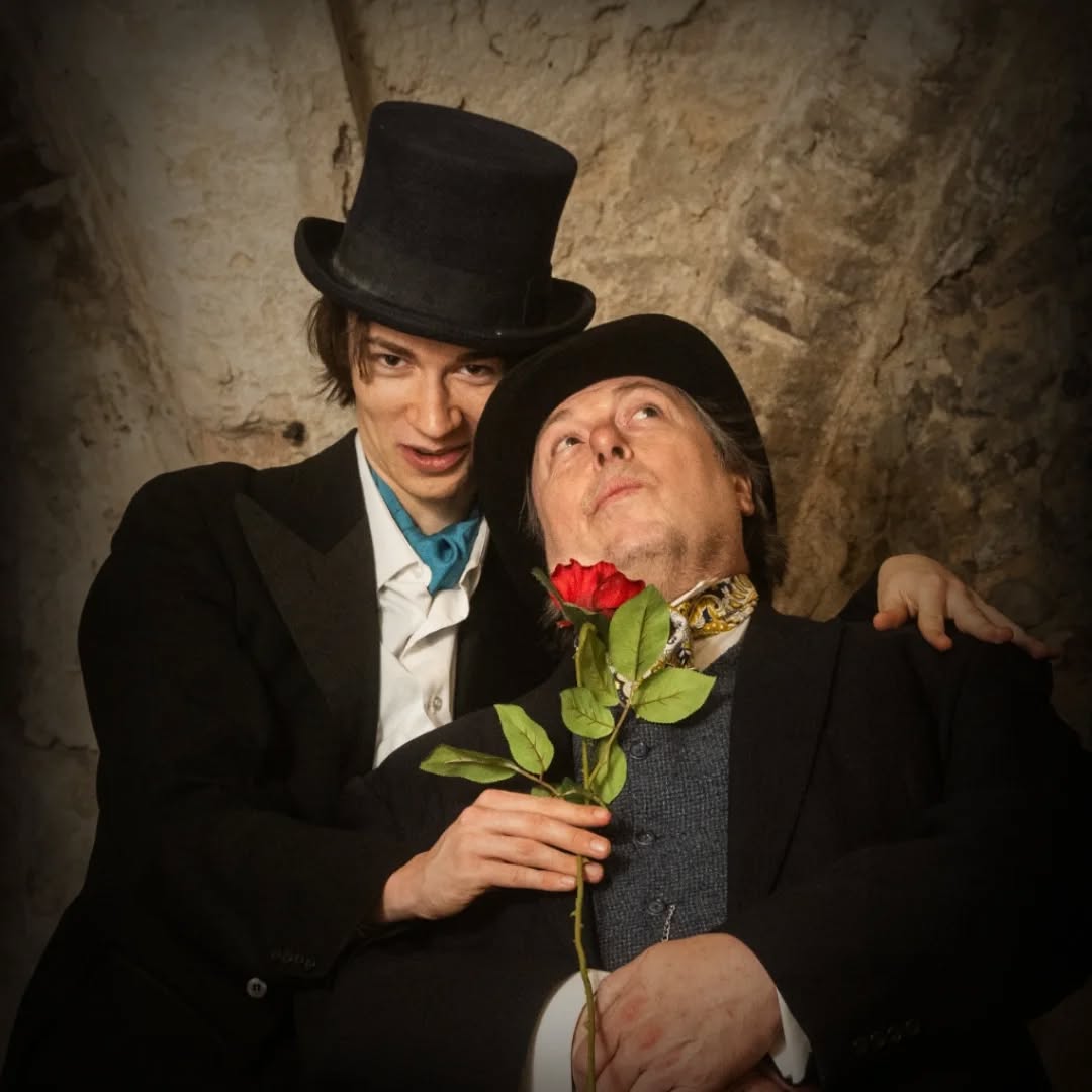 Happy Valentine's Day! Much love to all you gorgeous sleuths out there.... 💘