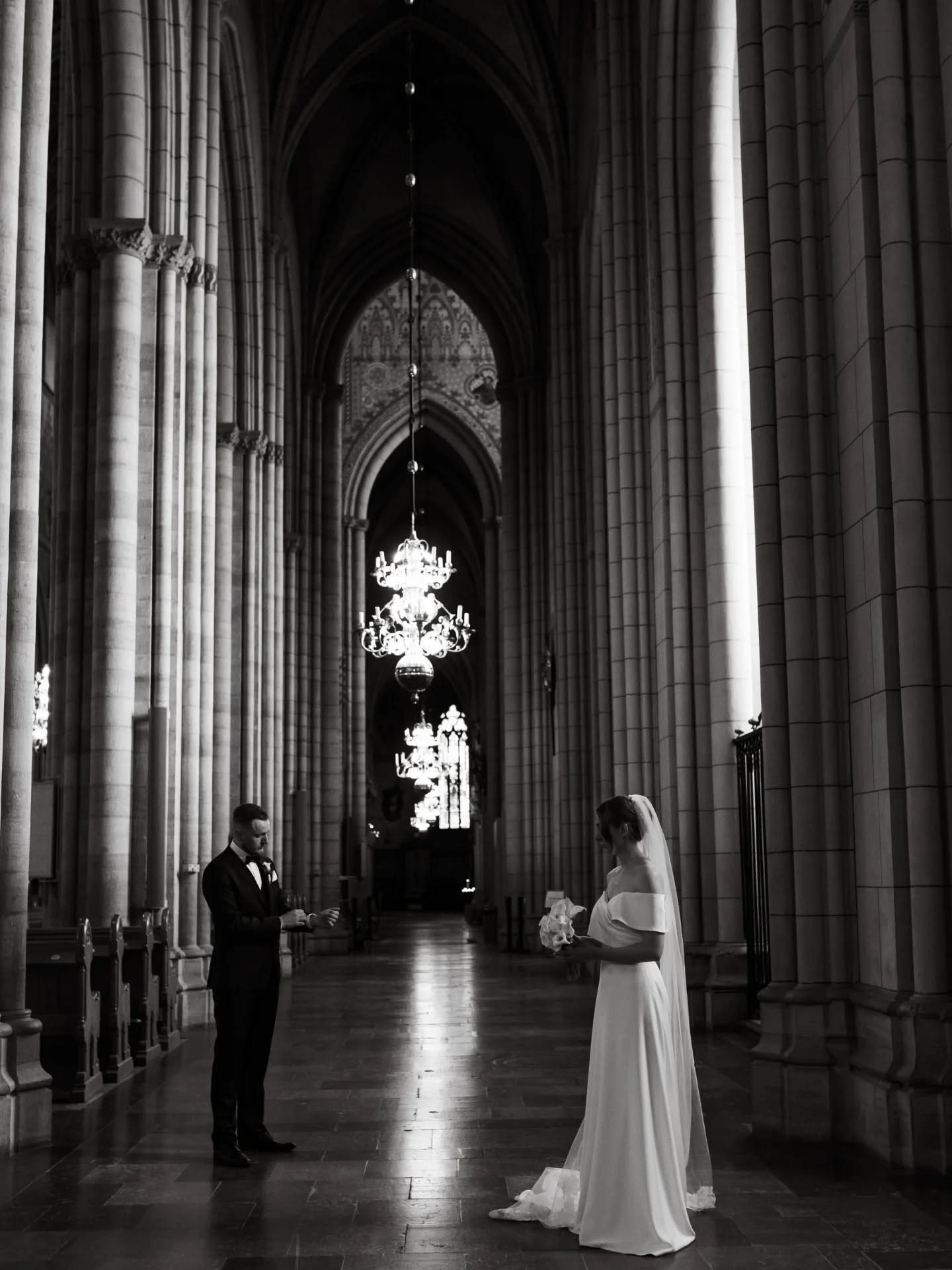 First of the "2026 wedding" year ♡
Att få börja bröllopsåret med detta, en helt krispig vinterdag med sol i Uppsala Domkyrka. Låter C&J's underbara bröllop sätta tonen för resten av året. Nothing but magic! 🙌✨️
#bröllop2026 #bröllopsfotografstockholm #weddingphotografereurope #bröllopsplanering #bröllop2027