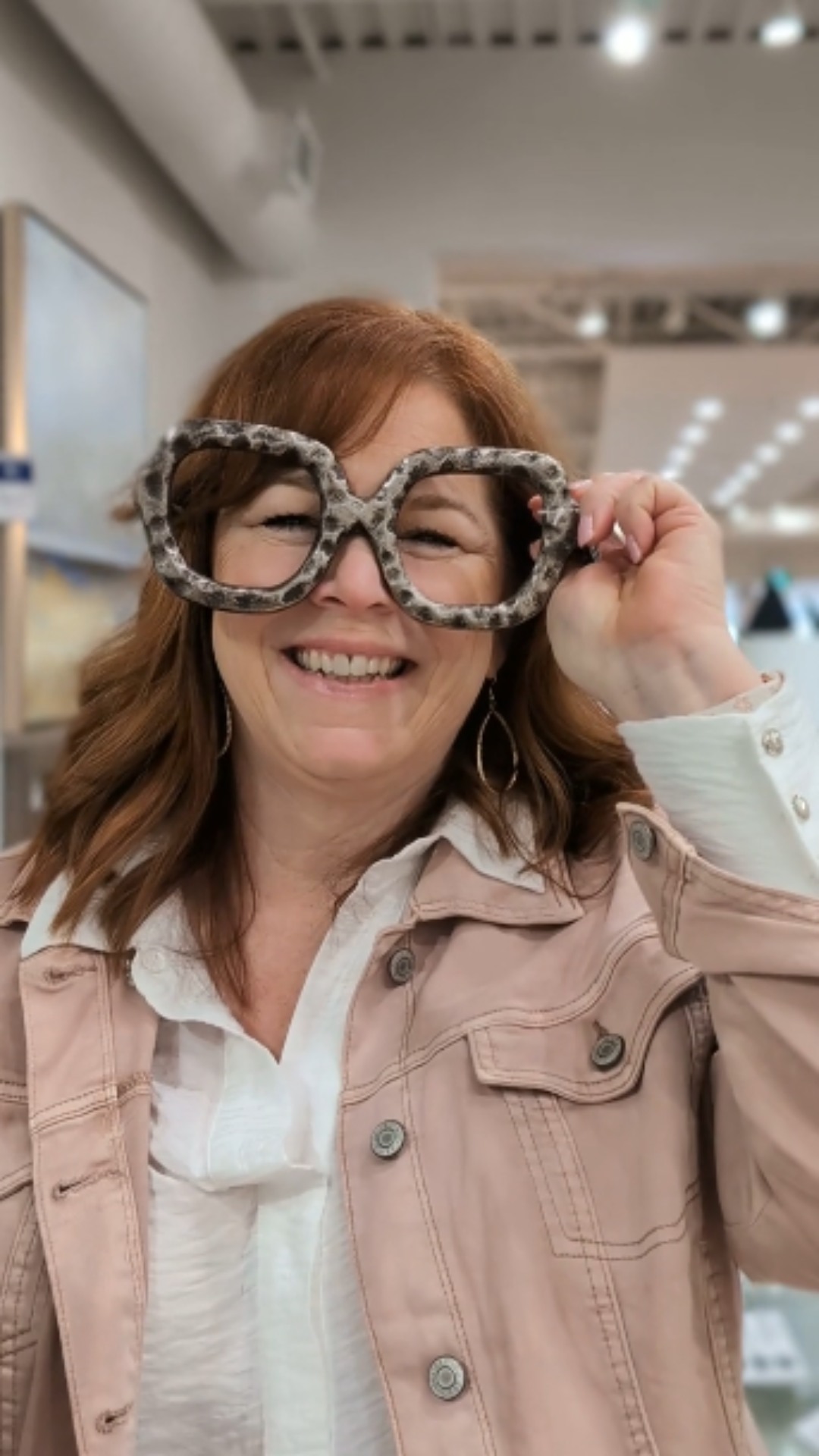 Happiness at home often comes down to one thing: a space that feels right.
Thoughtful design, colours you love, furniture that works for real life- these small decisions make a big difference. That’s what I do for Niagara homeowners: create homes that feel good to live in, every day.
