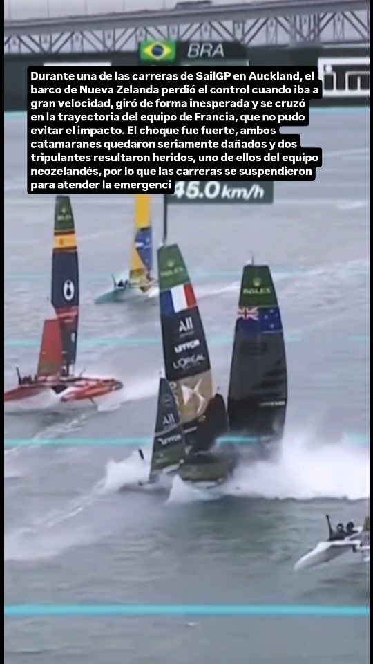 Ayer, durante una de las carreras en Auckland, el barco de Nueva Zelanda y el de Francia chocaron.
👉 El equipo de Nueva Zelanda perdió el control de su catamarán cuando iba a mucha velocidad.
👉 El barco giró de forma inesperada y se cruzó en el camino del equipo de Francia.
👉 Francia no tuvo tiempo de esquivarlo y ocurrió el impacto.
💥 El choque fue fuerte, ambos barcos quedaron dañados y hubo tripulantes lesionados, por lo que las carreras se detuvieron.
❌ ¿Qué pasa hoy?
Por seguridad y por los daños:
Nueva Zelanda y Francia NO están compitiendo hoy.
🏁 ✅ ¿Aun así vale la pena ir?
¡Sí!
👉 La final del SailGP se está corriendo ahora mismo en Auckland, con los demás equipos internacionales compitiendo en el puerto.
👉 El espectáculo sigue: barcos volando sobre el agua, mucha velocidad y ambiente increíble.
Puedes ir a ver los barcos cerca del area del Viaducto, britomart y otras areas visibles como Mt Victoria en Devonport.
🏆 Equipos que compiten en SailGP 2026 (Season 6)
🔹 Black Foils (Nueva Zelanda)
🔹 BONDS Flying Roos (Australia)
🔹 Emirates Great Britain (Gran Bretaña)
🔹 France SailGP Team (Francia)
🔹 Los Gallos / Spain SailGP Team (España)
🔹 Rockwool Racing (Dinamarca)
🔹 Germany SailGP Team (Alemania)
🔹 NorthStar SailGP Team (Canadá)
🔹 Switzerland SailGP Team (Suiza)
🔹 Red Bull Italy SailGP Team (Italia)
🔹 United States SailGP Team (EE. UU.)
🔹 Artemis SailGP Team (Suecia – debut 2026)
#latinkiwi #nuevazelanda #sailgp #nzinspanish