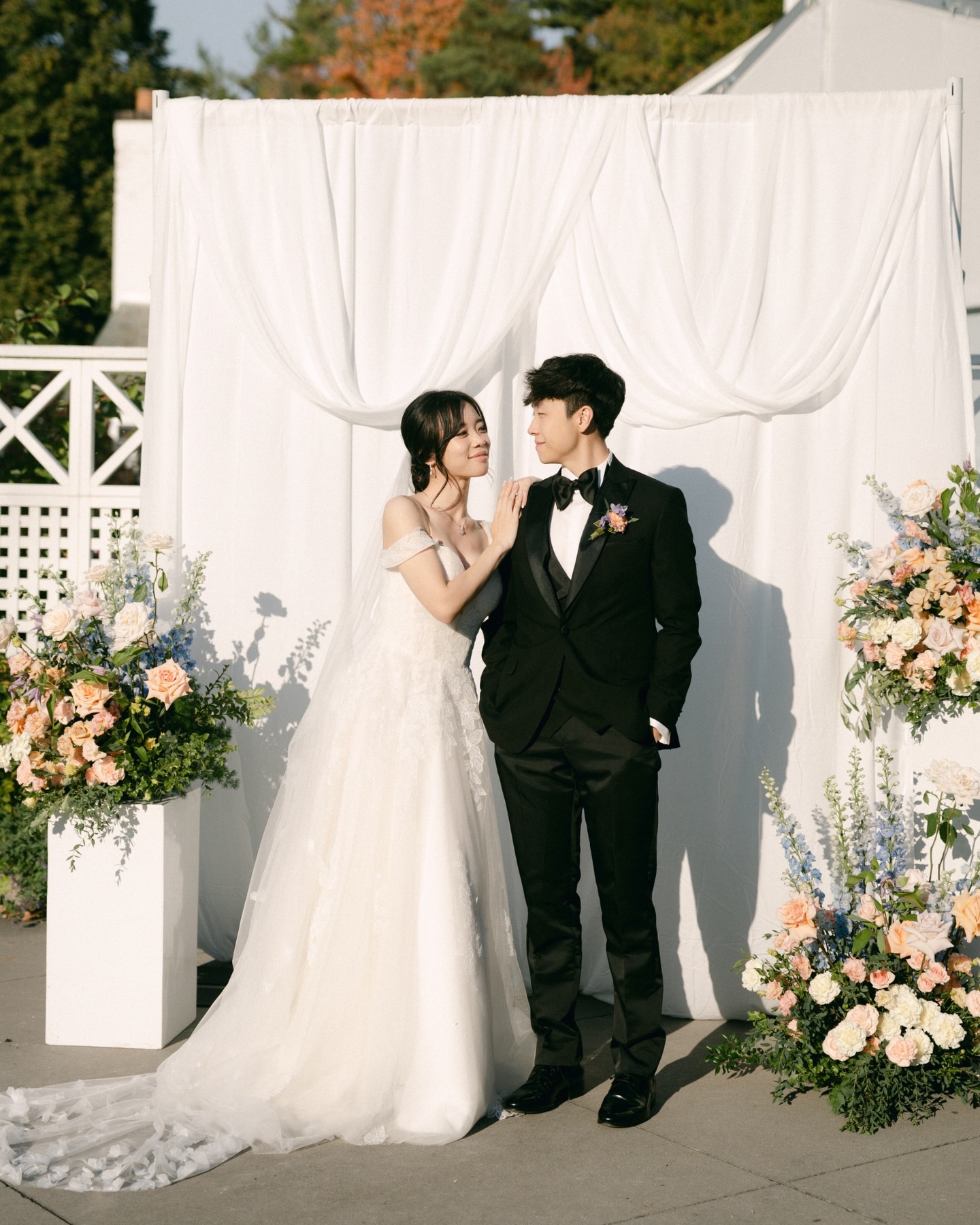 happy love day lovers!! ๐
sharing our fav moments from M & Mโs day with vibrant florals, joyful moments and party that went all night long โจ mix of digital and film
Photography @rayastudios_
Wedding planner @bisous_events
Floral @theflower597toronto
Venue @hardingwaterfrontestate
Makeupย @first_brush_mkup
Hairย @haru_bridalhair
Dressย @nicolebridal