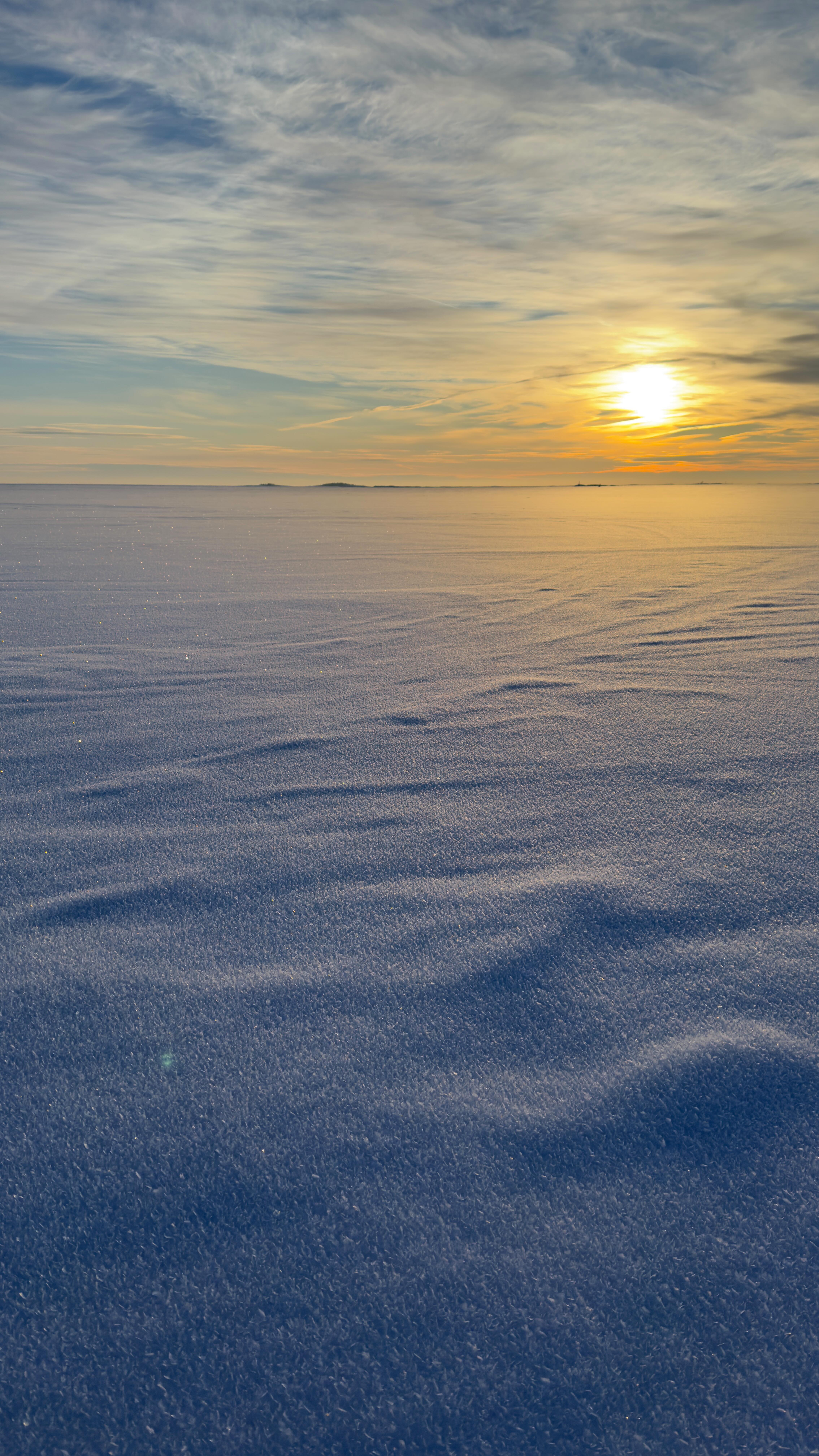 Sunshine, crisp air and endless white horizons. ❄️
There is something truly magical about the archipelago in winter — when the sea turns to ice and the light dances across the snow.
Our hydrocopter glides where boats can’t go, opening up a whole new world to explore.
If you’ve been waiting for a sign to get outside and enjoy the sunshine…
this is it. ☀️
Come experience the winter archipelago at its absolute best.
#seasport #porvoonsaaristo #visitporvoo #visitpellinge #pellingehydrokopter