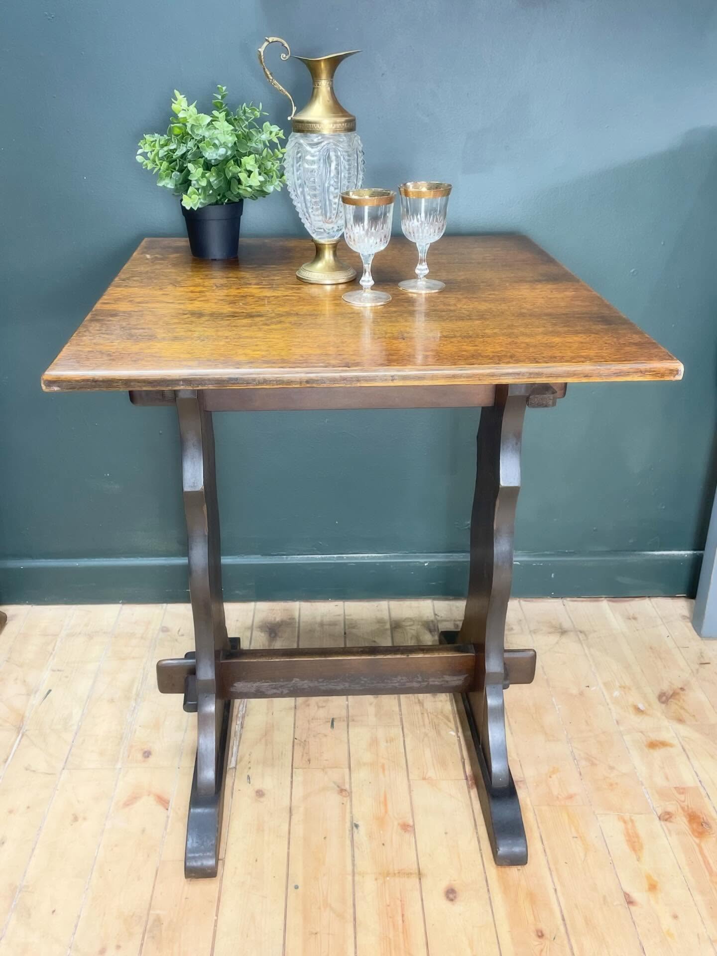 A simple oak table can say it allā¦stylish proportions, gorgeous woodgrain, beautiful refectory style base.
No need for big statements , sometimes straightforward and simple does it best!
It measures 60x60cm £45
Happy Valentineās Day! Hope youāre all feeling loved ā¤ļø and blessed š„° and hope the M&S dine in is all thatās itās cracked up to be! š¤£
#oaktable #sidetable #antiquefurniture #oakfurniture