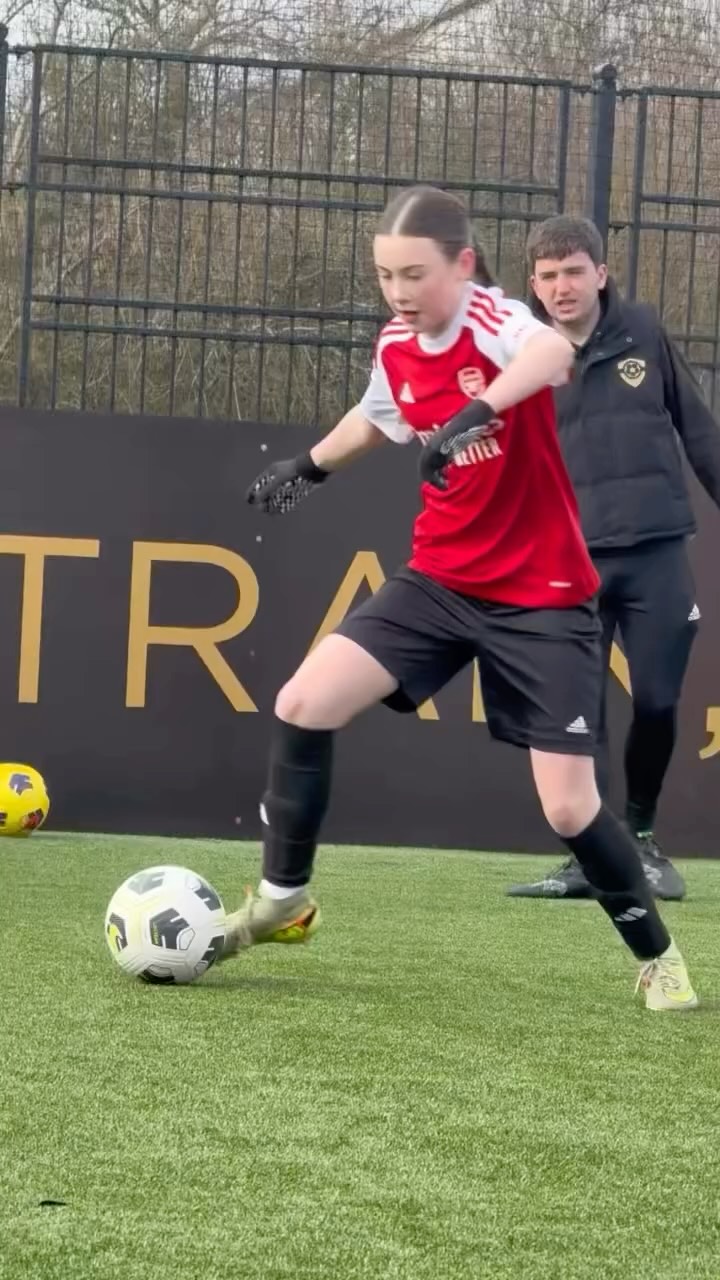 ⚫️ - Girls Sessions 💯
We are proud of our girls programmes and the amount of clients we have in pushing themselves to be better. Great standard this week all round.
We are exciting to be launching new girls programmes this Wednesday.
Get in touch for a free taster session!
📧 - info@footballfocused121.com
#footballfocused121 #footballglasgow #footballcoaching