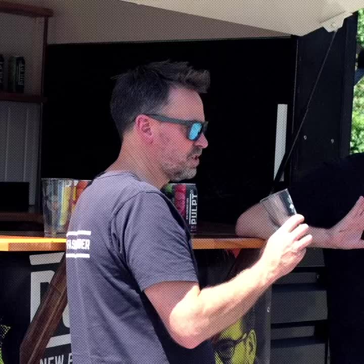 Jim & Al droppin da beat! Did Al just get stung by a Wasp 🐝
Find us in Tesco or shop direct via the links in our bio!
#PulptCider #CraftCider #IndependentCider #CiderLab #MadeInSomerset #creatingperfection