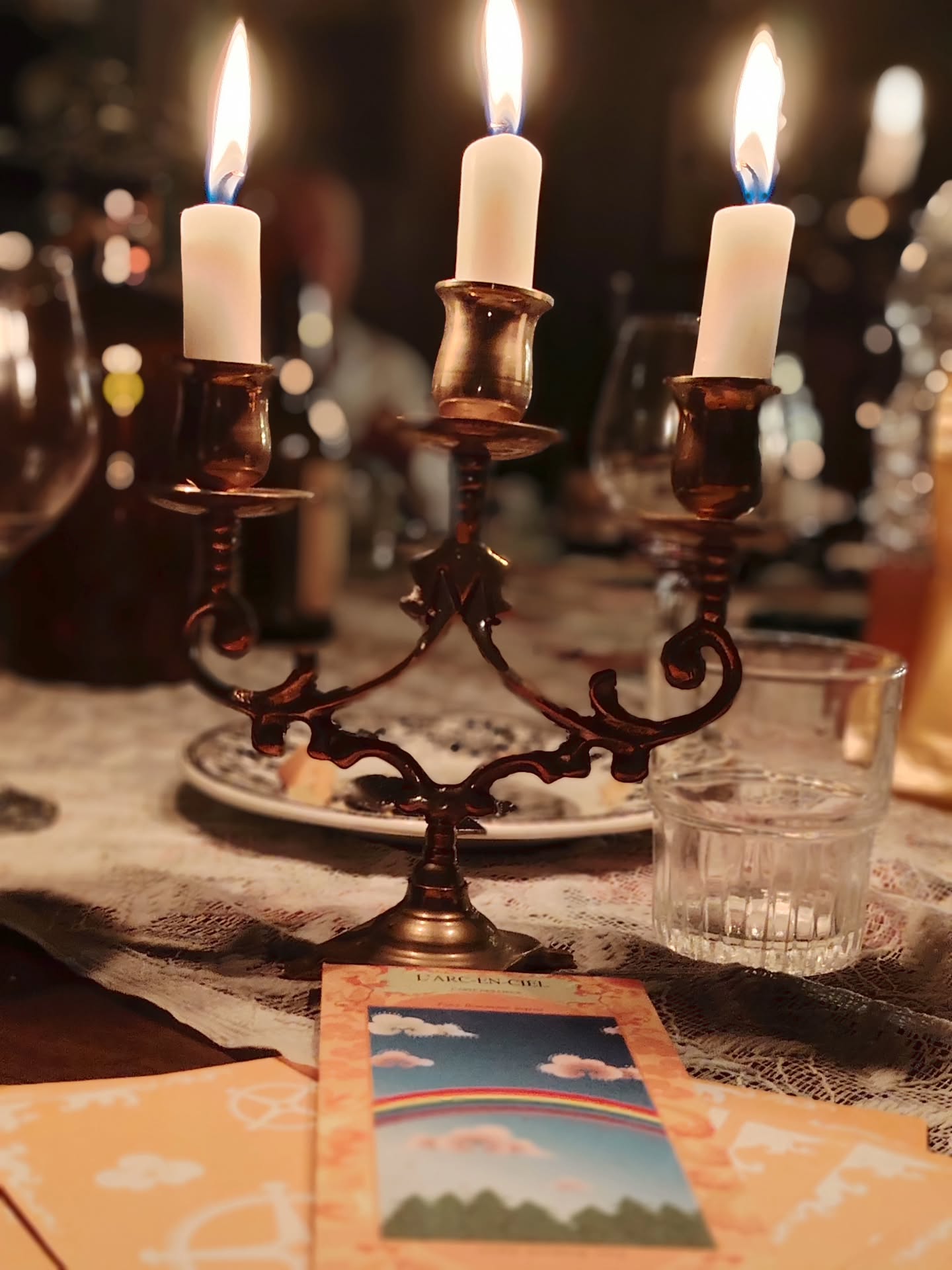 Le message est un chemin vers la suite de notre destinée.
Merci pour votre confiance
✨ Prochain dîner confidentiel N°4 le vendredi 3 avril 2026 à 19h30 au @le_manoir__antiquites
Places limitées à 10 personnes : réservations www.lamaisonauxtresors.com
La Maison Aux Trésors est un terrain d'élévation pour les personnes qui souhaitent se révéler.
#revelerlessentiel
#instantprécieux
#tresorsinterieurs
#diner