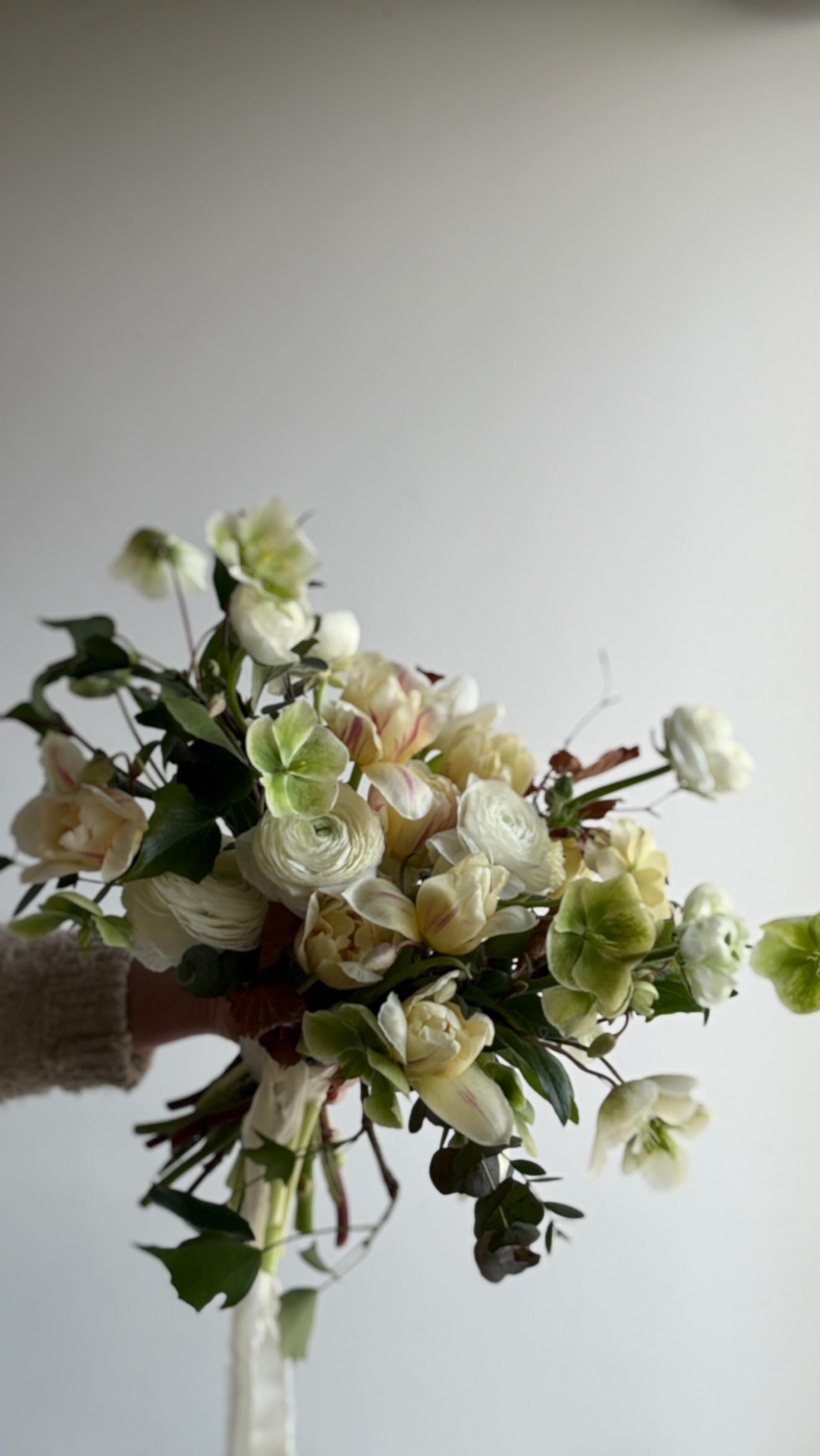Flowers that belong to your story.
Wild luxurious wedding florals, grown naturally and created especially for you. Inspired by nature, designed with thoughtful detail.
Booking limited dates for 2026 & 2027 for UK weddings.
#cheshireflorist #sustainableweddingflowers #weddingflowers