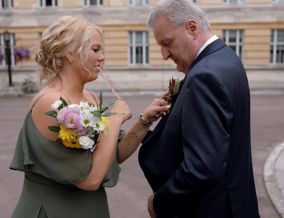 Whether I’m planning the wedding, in the wedding, or just attending as a guest — you already know I’m fluffing the dress, fixing the candles, and adjusting the bridal party flowers so everyone looks perfect for pictures.
I can’t help it… the little details matter❤️
#travelingweddingplanner #stpeteweddingplanner #tampaweddingplanner #weddingphotography #destinationwedding
