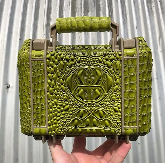 @peliskins ‘guac & queso’
Exotic leather bound pelican case
The ultimate heady travel kit 😎
🔥
🔥
🔥
#shopsmall #olemiss #hottytoddy #heady #pelican