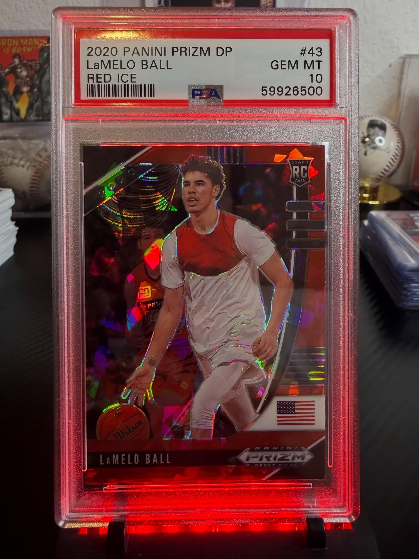 Some more heat🔥🔥 arrived at Rocket’s Locker! I present to you a 2020 @paniniamerica Lamelo Ball Rookie Red Ice Prizm #psa Graded Gem 💎 Mint 10😤
#tradingcards #slabsforsale #collectors #nbacards