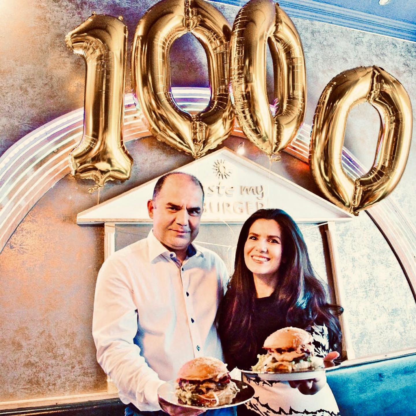 To celebrate reaching 1k followers on Instagram, we will have 7 lucky winners ☺️ 🍔 🍟 🥤 1st winner, will get one free burger plus fries and drink for themselves and one more for whoever they want 2nd winner, will get free burger plus fries and drink 3rd,4th and 5th winner will get free burger 6th and 7th winner will get 50 percent of their order in order to participate you need to to the following steps 1. Make sure you follow us 🍔 2. Tag 3 of your friends and make sure they follow us 🏷 3. Like and comment on one of your favorite post ❤️ 4. Tell us what is your favorite burger winners will be announced August 17th. #giveaway #bestburger #munich #taste my burger