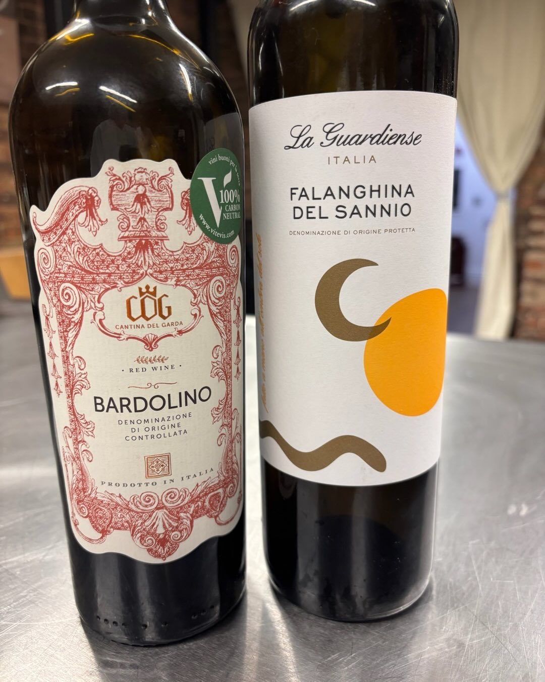 This weekend Alison hosted an evening of amazing Italian food and Wine. On the menu was Warm Focaccia served with Artichoke Pesto, Whipped Ricotta with Roasted Tomatoes and Tuscan White Bean Dip.
The night continued with Chicken Florentine, Meatballs with Mozzarella, Spinach and Ricotta Canneloni and Bomba di Riso and Caponata. On the Dessert front Flourless Chocolate Cake with Berries in Red Wine Syrup was served with Affogato using Italian roasted coffee and homemade ice cream. Chef was especially pleased with the Bomba Di Riso - it turned out beautifully - thanks to a recipe by @angelacooking from her superb book Cucina. Ian chose two wines for the evening - A fabulous La Guardiense Falanghina Del Sannio from @vinijanare - this beautiful white is one of Campania’s most important cooperatives - it’s floral and herbal notes with ripe flavours of tropical fruit and refreshing acidity are perfect for the lighter dishes. In the red camp this wonderful Bardolino from @cantinadelgarda is an absolute steal for the money - the Venetian cooperative really delivers, with lush strawberry and raspberry notes and light tannins. Interested in eating amazing food and drinking great wine ? See the link in our bio to book your experience.