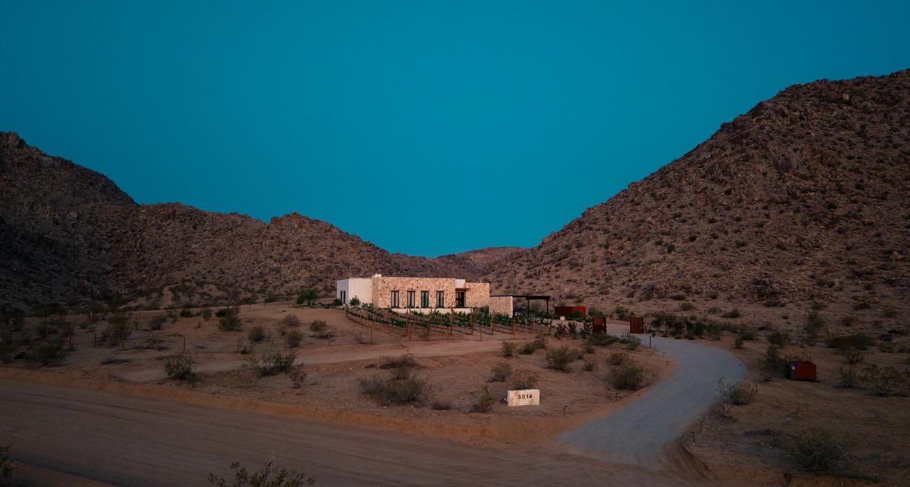 A place for resting @ciel_homes .
Villa Paros, Joshua Tree. California
#latimes #californiavacation #propertymanagement #wellnesstravel