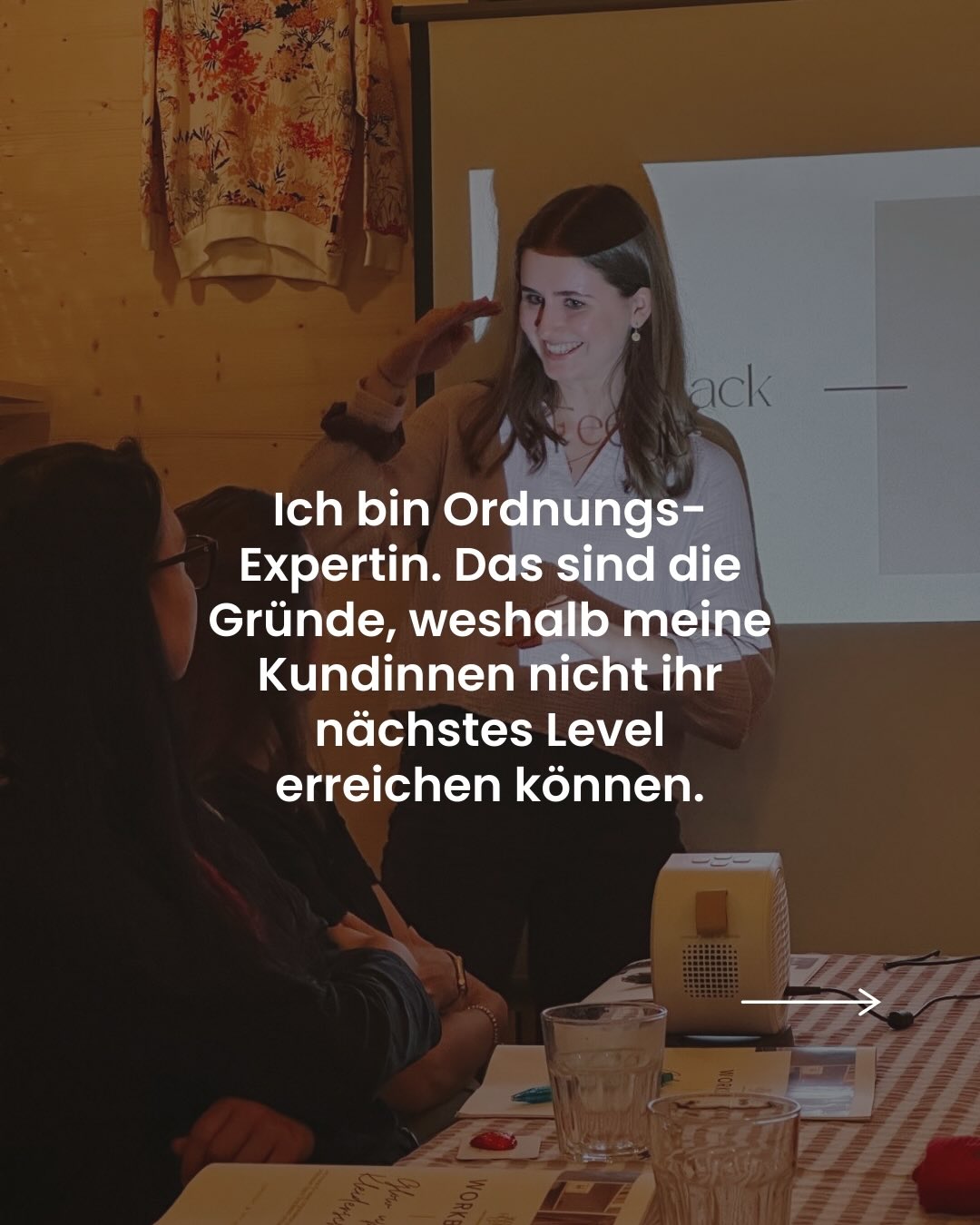 Wenn du spürst, dass dich dein Umfeld oder dein Chaos zurückhält, ist es Zeit für Veränderung.
Alle Möglichkeiten, wie du mit mir arbeiten kannst, findest du auf meiner Webseite www.360homeup.ch .
✨ Buche jetzt dein kostenloses Erstgespräch und wir schauen gemeinsam, wie du dein Zuhause – und dein Leben – auf das nächste Level bringst.
.
.
.
.
.
.
home organizing | decluttering | familienalltag | ordnungssysteme | ordnung schaffen | schweiz | aufräumhilfe | bern | organisieren | kleiderschrank | aufräumen | thehomeedit
#thun #loslassen #minimalismus #mariekondo #ordnungstipps