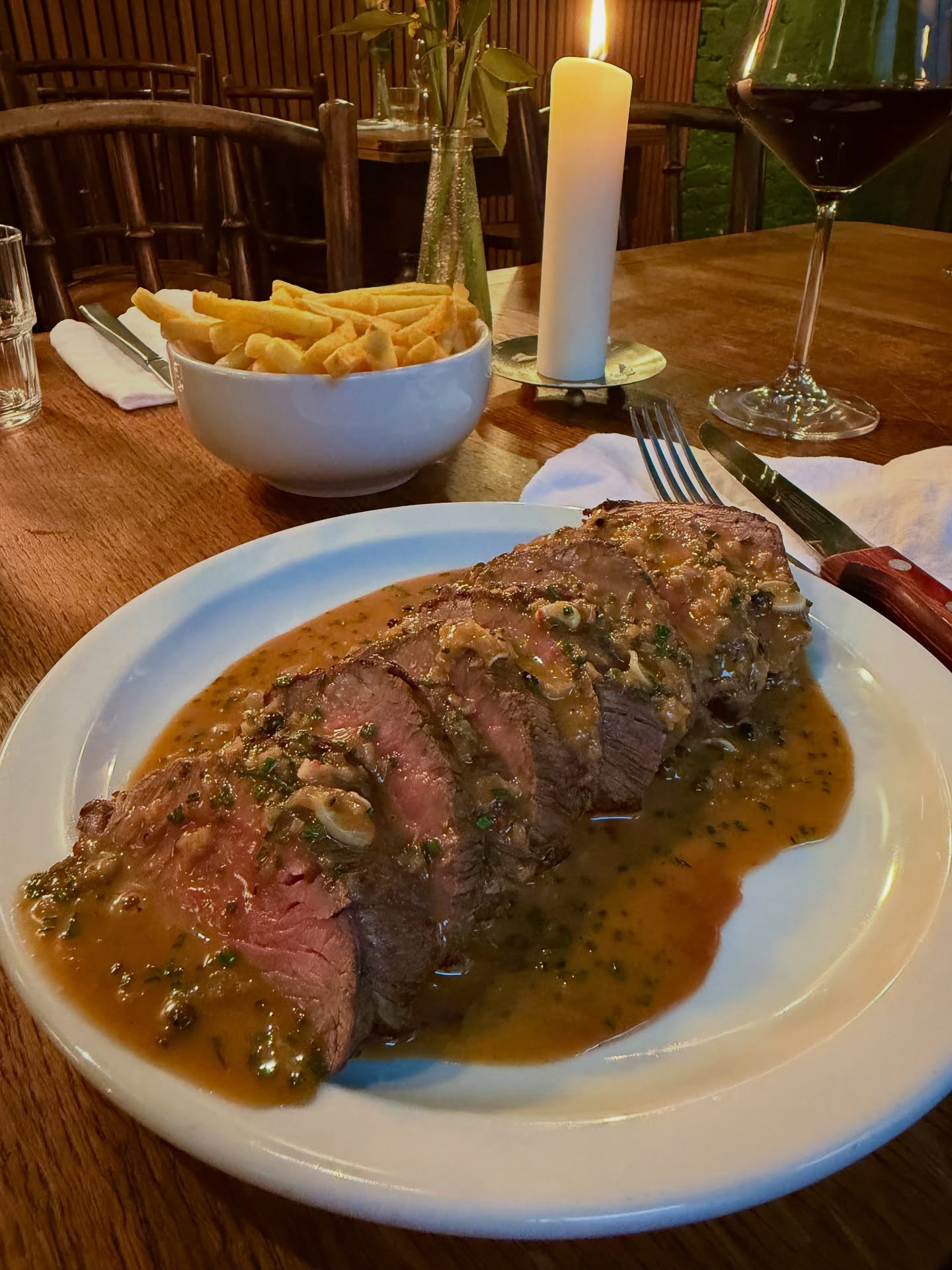 Chateaubriand au poivre…say it with steak! 🥩 ❤️
Happy Valentine’s!