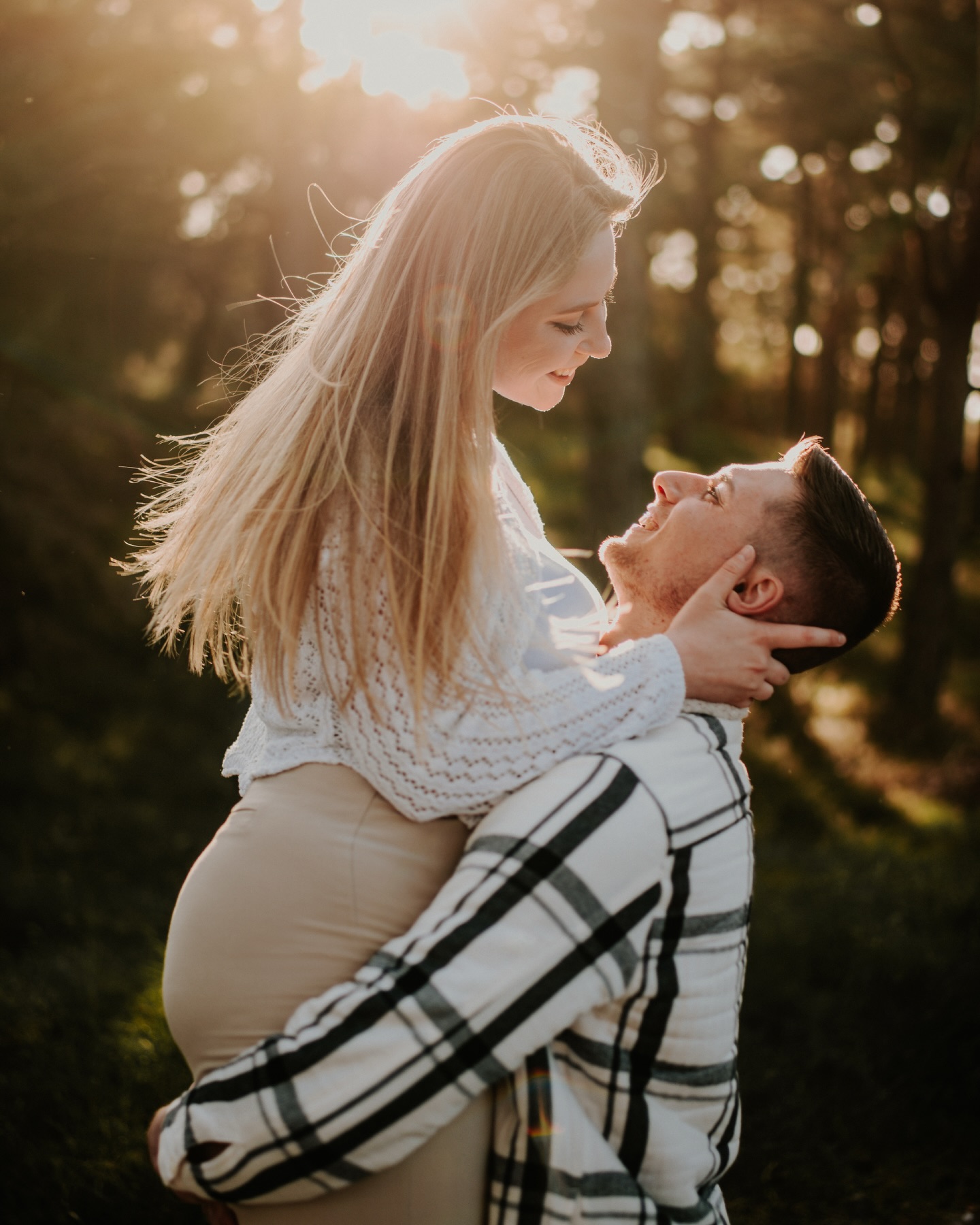 Ein Nachmittag auf Rømø mit Julia & Chris
Vielen Dank, dass ihr extra den weiten Weg auf euch genommen habt für diesen Nachmittag zwischen Meer und Dünen 🌊
und wie hat es sich für die beiden angefühlt? 🤭
„Nadine, vielen vielen vielen Dank für deine Arbeit und für deine Zeit. Die Bilder sind so wunderschön. Wirklich, ich hab Tränen in den Augen. Was du da eingefangen hast ist der absolute Wahnsinn.
Ich komm gar nicht drauf klar 🥹🥹🥹🫶🏻“
Julia & Chris
Danke euch! ☺️🫶🏼
#strandshootingdänemark #dänemarkfotografie #hochzeitdänemark #heiratenaufrømø #rømøstrand