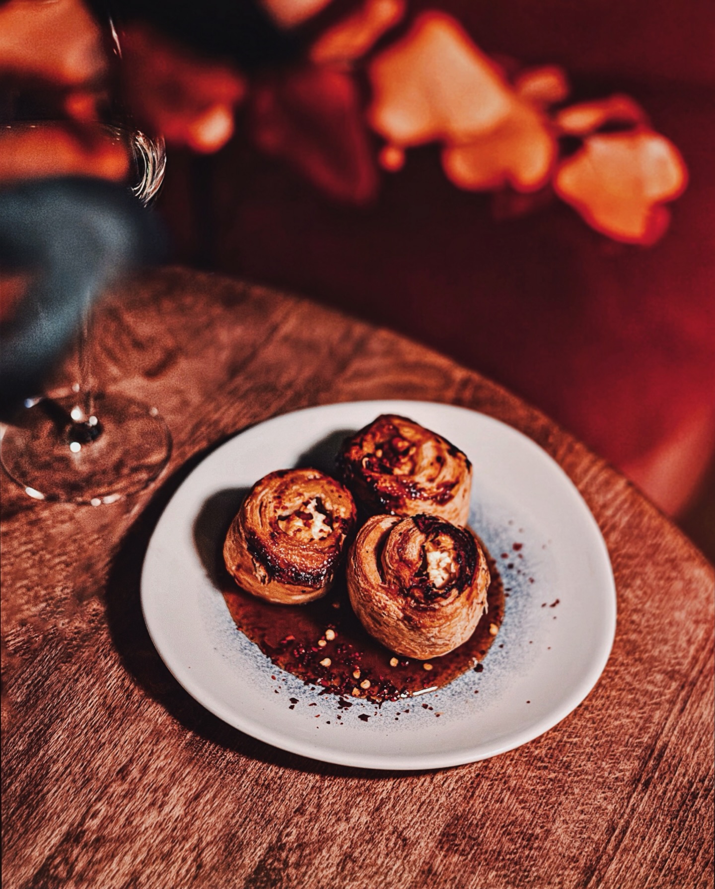 Fancy a bite ?
Our hot honey feta bites have been going down a storm, and with our 3 small plates for £18.95, what better combo?
What 2 dishes have you paired them with?
.
.
.
#offers #share #smallplates