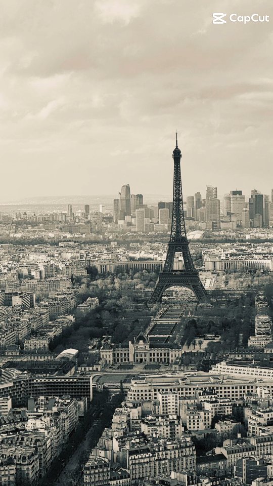 Week-end chill à Paris entre bff.
Entre ciel, terre et eau.
Quand sa meilleure amie habite a l'autre bout du pays, Paris est le lieu de retrouvaille idéale.
Du slow-time pour décompresser et papoter.
Ça passe toujours trop vite mais mettre son quotidien sur pause pour 3 jours permet de revenir completement ressourcer.
Et toi, c'est quand la dernière fois que tu as mis ton quotidien sur pause ?
📍@observatoire.tourmontparnasse Tour Montparnasse & Parc Montsouris
Dans un hôtel superbe avec piscine et sauna @hotelb55
Testé grâce à l'application @staycation
#ParisVibe #VlogVoyage #WeekendAParis
#TourMontparnasse
#BestieTrip