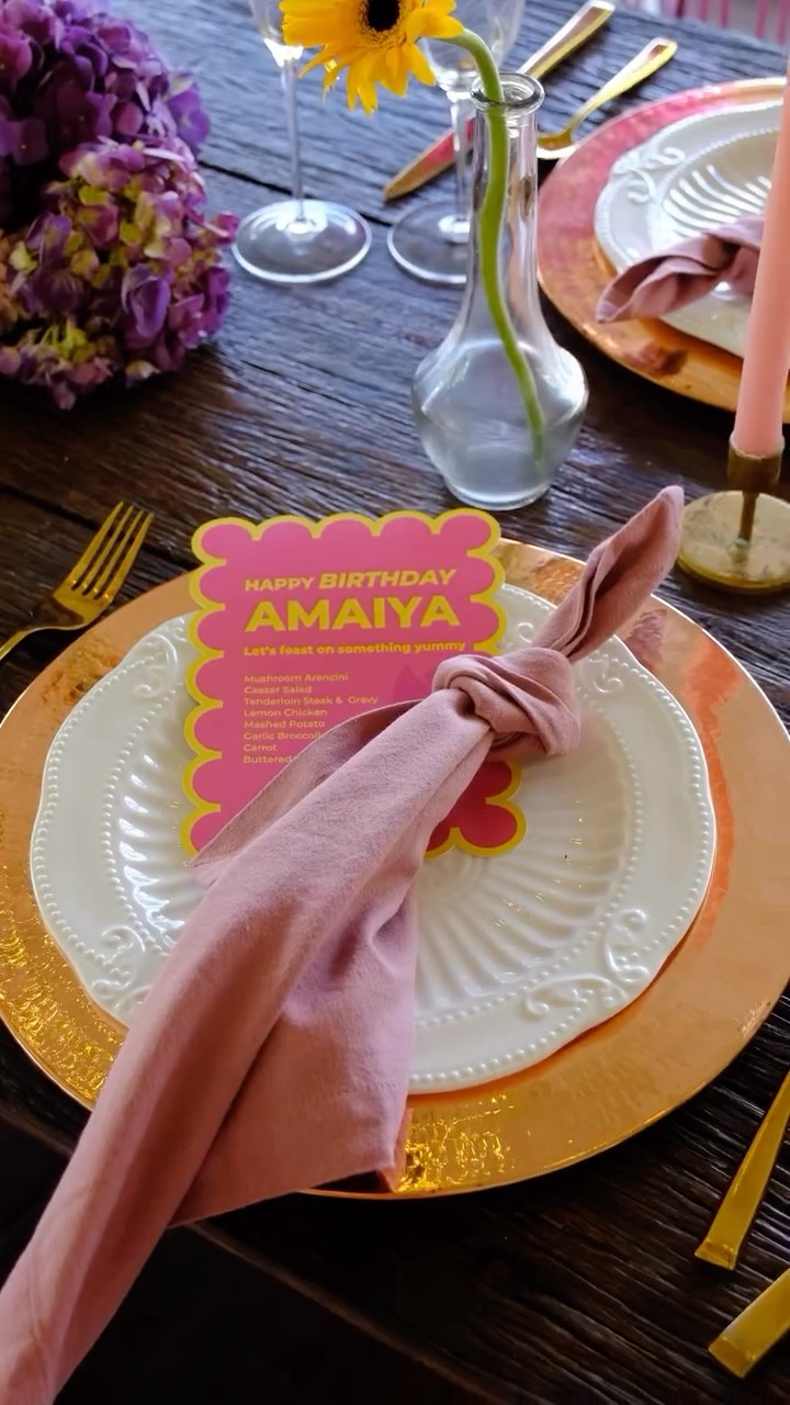 13th birthday… but make it extra 💃🏻
Our gorgeous client rented a private villa and turned her teen celebration into a full sit down dinner party for her besties.
Beautiful table wear and outdoor furniture by: @thehosttable
#thekitchenhouse #balicatering #kidsbirthday