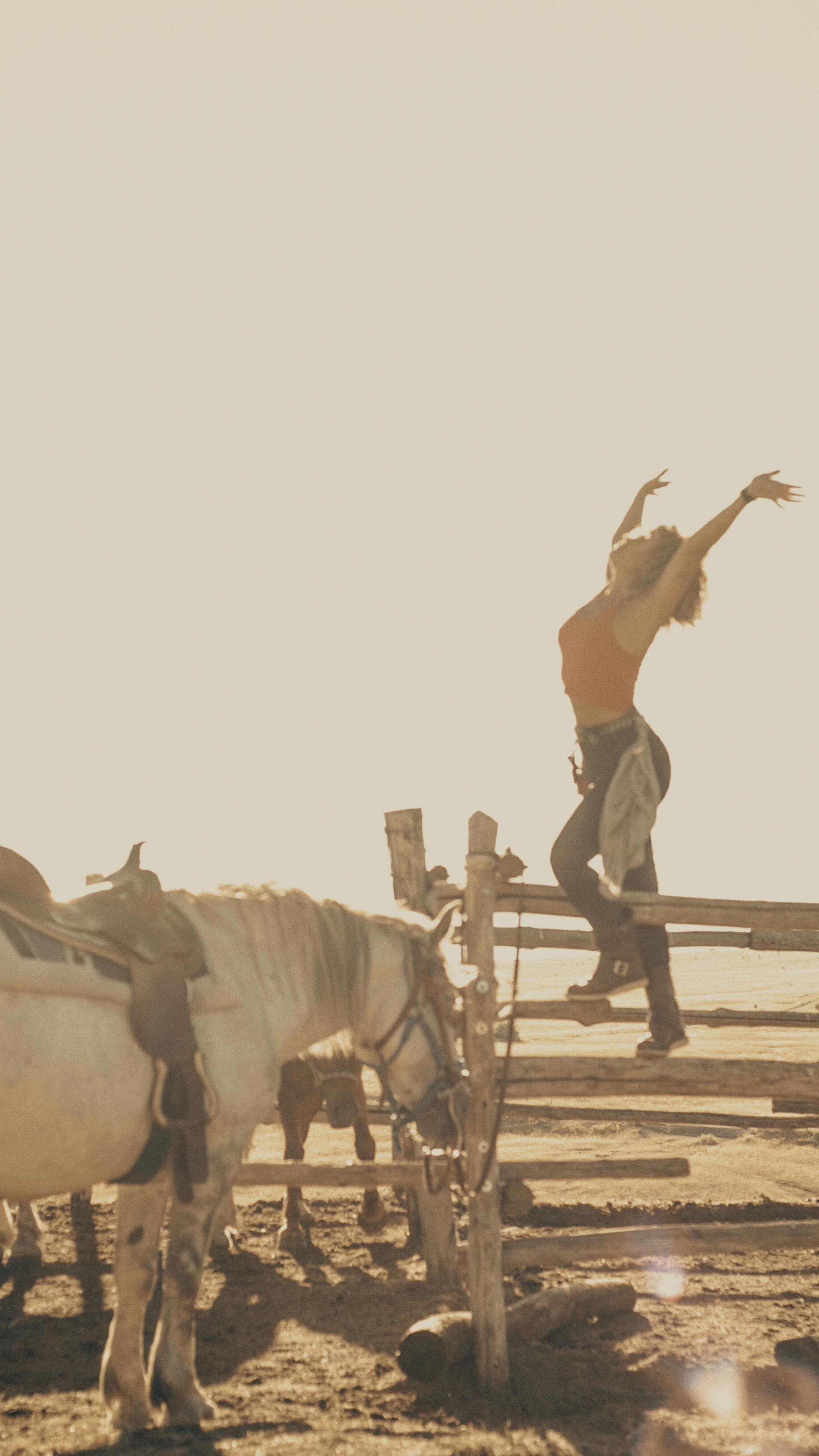 ASPETTA!
Non sto brindando a San Valentino.
Sto brindando perché Saturno è finalmente uscito dai Pesci.
Due anni di prove pratiche di pazienza.
Ora il pianeta severo ha sloggiato, io ho riacceso il motore.
Cheers!
#ritrattiemozionali #fotografia #sanvalentino #valentinesday #ciaosaturno