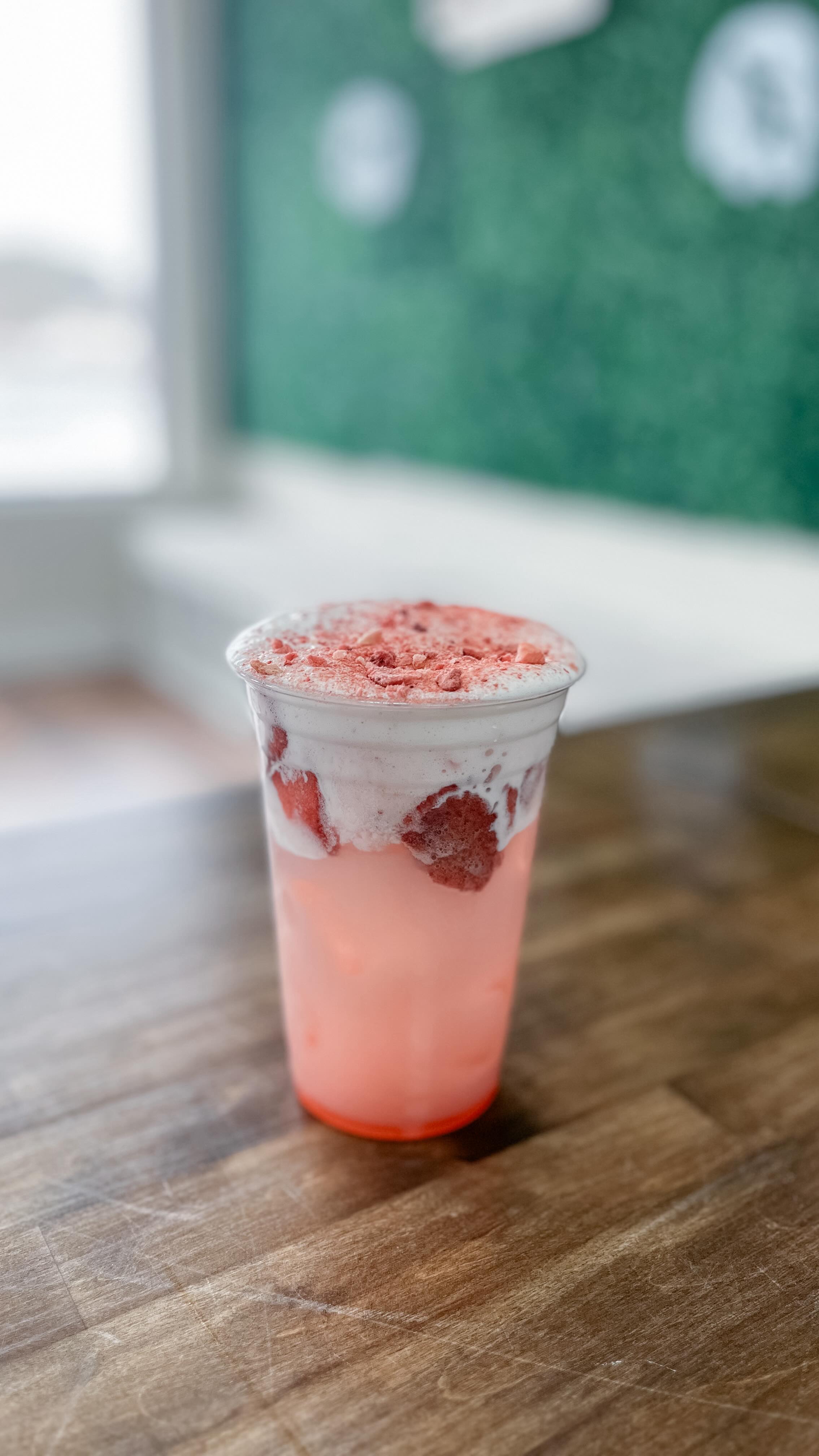 You deserve a sweet treat ❤️
Grab a caffeine free Strawberry Peach refresher next time your in the studio
#dirtysoda #littleleafplaystudio #strawberrypeach