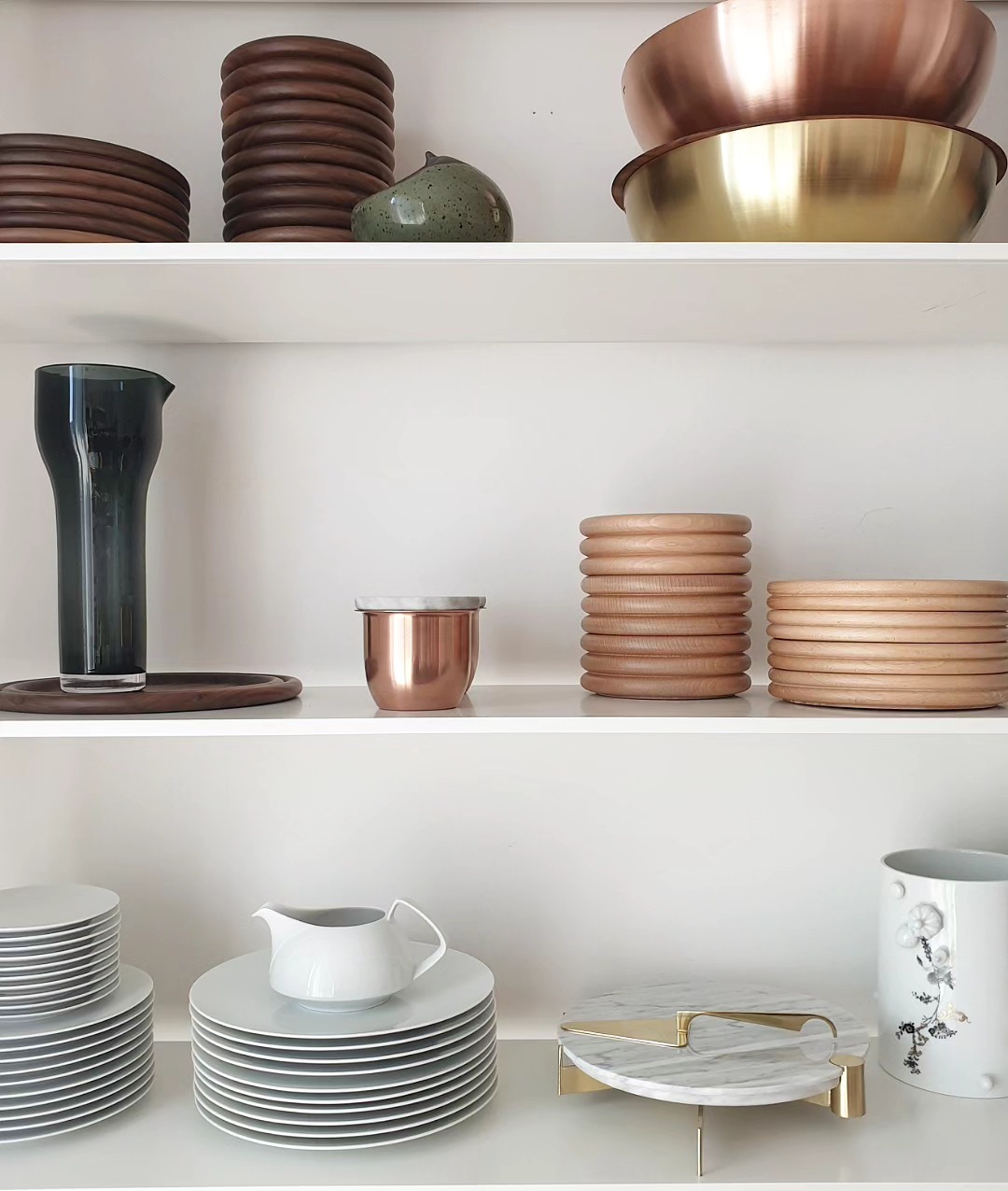 NOT another Black Friday post?!?! To Black Friday or not, is always a challenging decision for small businesses. Some argue it promotes unnecessary consumerism and leave small brands and retailers short. I see it as a way to give YOU, our customers and followers a big thank you for your support (and a great excuse to start your Christmas shopping early).
.
So instead, we are having our yearly SAMPLE SALE. That means almost perfect pieces and slight seconds up to 60% OFF 🙌
.
*** until Tuesday 28th of November.