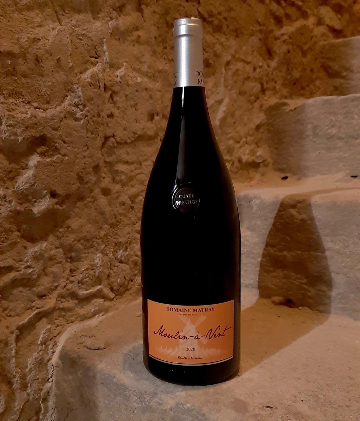 Une valeur sûre su Domaine Matray son magnum de Moulin à Vent disponible à la cave ! 🍷 #artisansduvin #cave #fete #bourgogne #beaujolais #gamay #moulinavent #gayvinssuisse
