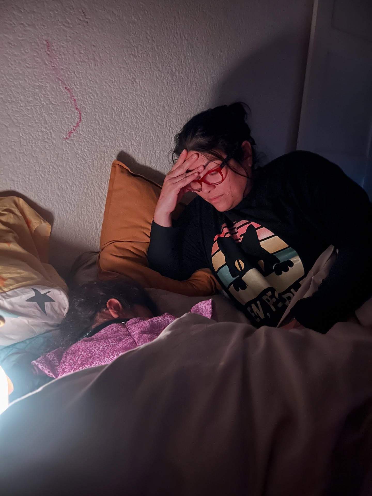 Las crisis no paran y mi pajarito a veces se queda sin fuerzas
La primera noche post crisis siempre es eterna…
Solo puedo rogar para que el ensayo comience pronto y confirmen la participación de Leonor
Me duele el pecho….