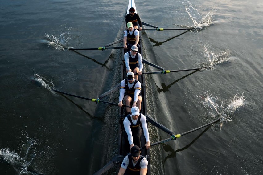 Winter Head to Head (belatedly)
Fantastic pictures to flick through, for a fantastic race run by the club. The sun even came out on the Cam as City took home 17 category wins and 12 event record times!
Many thanks to the clubs members who were out supporting the running of WH2H.
📸 gorgeous shots by @benchattell in div1, as well as some from @allmarkone and @rps2112
Your brand/insta officer would like to apologise for keeping these from you 🤩