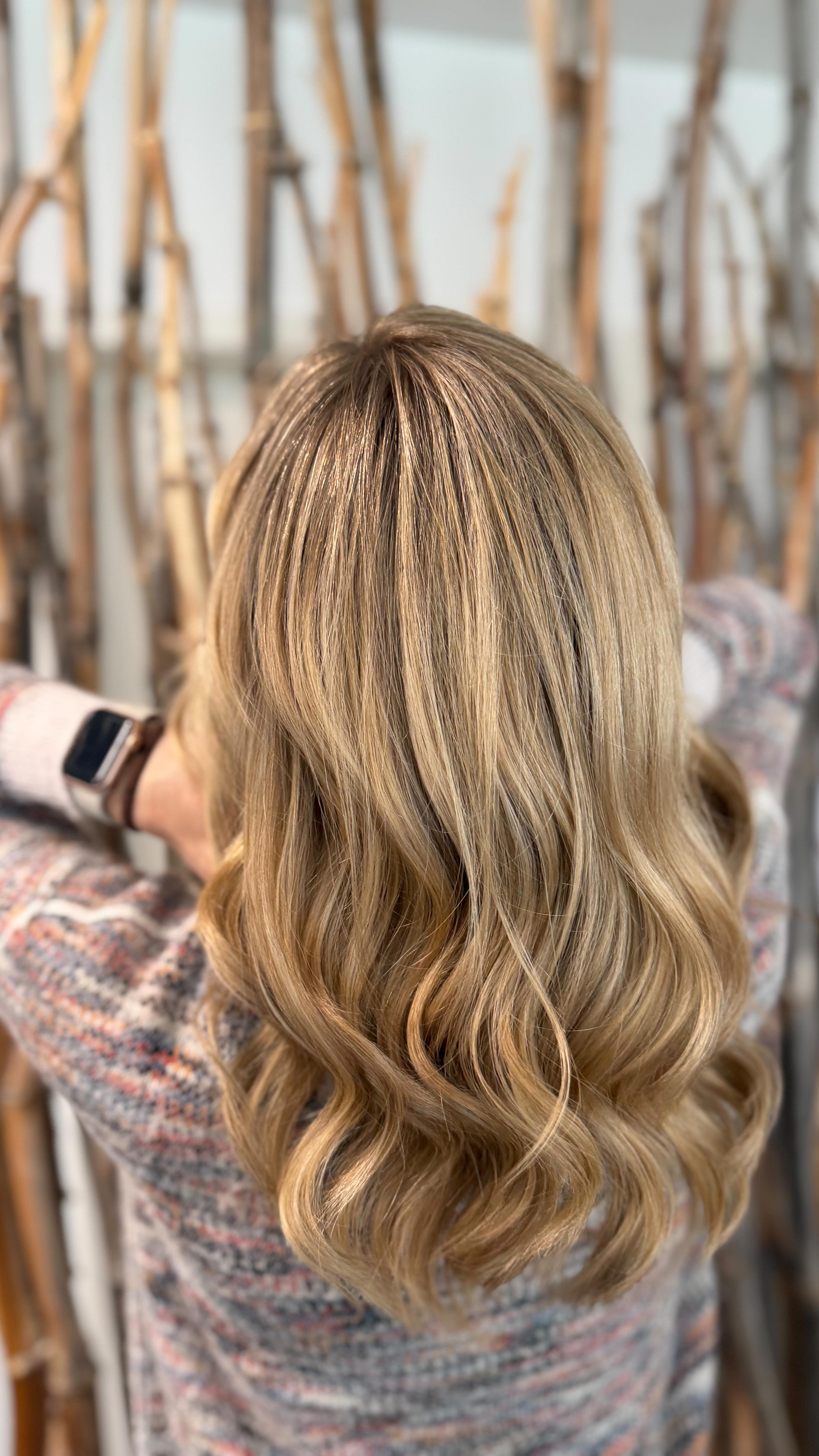 Before & After ✨
#coiffeurjana #schmitten #swisshairdresser #highlights #blondhair