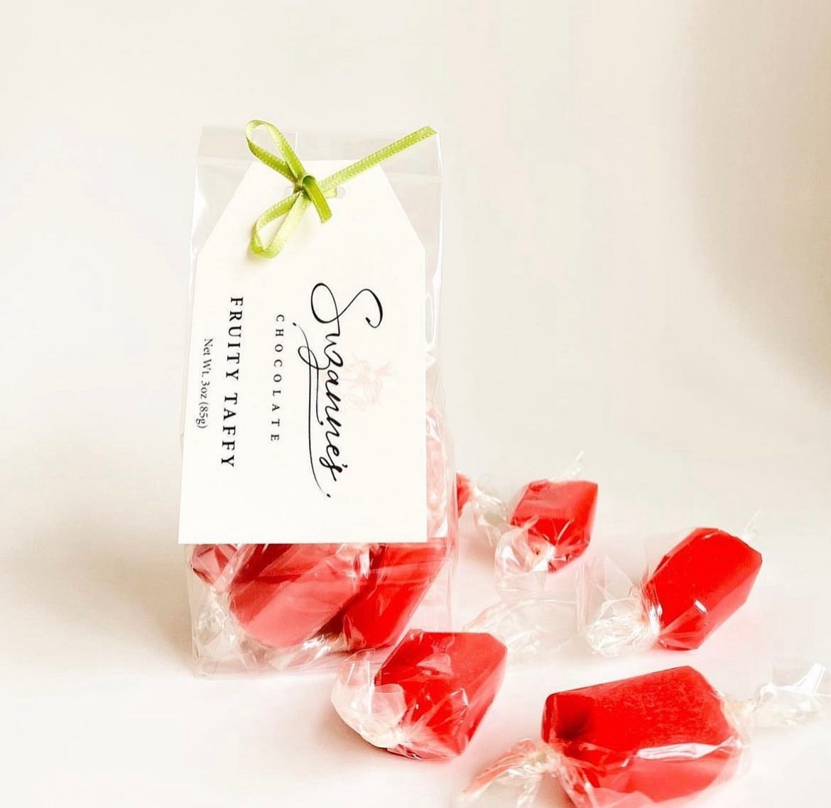 Cheers to sweet May days. ❤️
#chocolate #suzanneschocolate #chocolates #handmade #handmadechocolates #supportsmall #supportlocal #womanownedbusiness #portland #beaverton #artisanal #localchocolate #farmersmarket