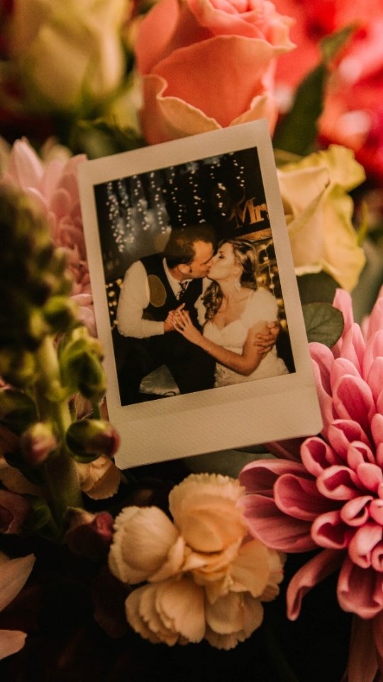 Where it all started 🥰 setting up my own wedding in 2018. From there I did florals for friends, then friends of friends, then grew to where we are now. How blessed I am to be in this industry 😊
#kznflorist #floraldesign #weddingflorist #weddingflowersdecor #whereitallbegan