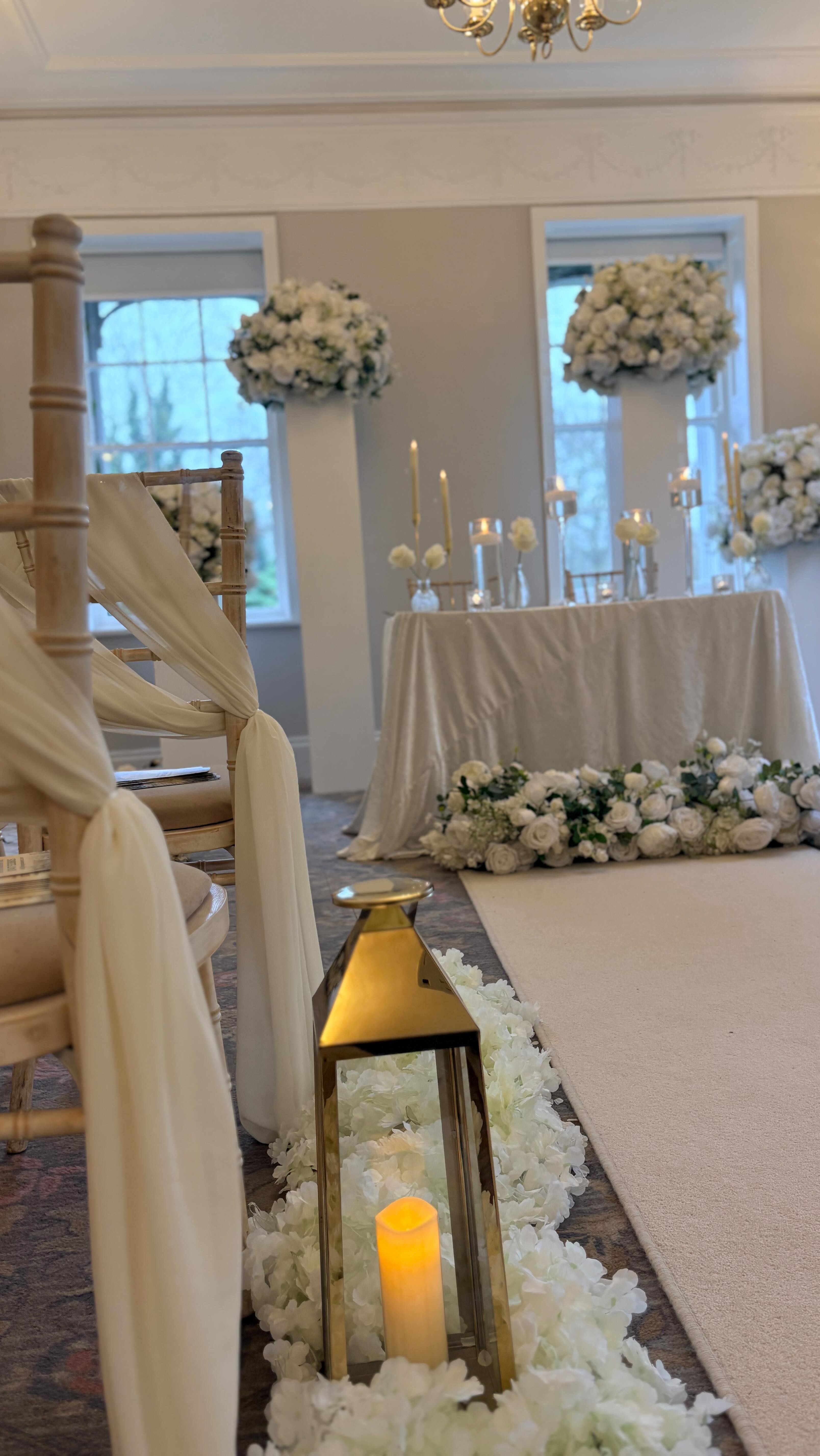 What a beautiful, warm, and love-filled day at the amazing Statham Lodge Hotel! It was so lovely to be back with the team, sharing plenty of laughs as always, and meeting so many wonderful suppliers.
I also had the pleasure of chatting with so many of you about your weddings – I absolutely loved hearing all about your beautiful ideas for your special day.
If you met us today and have any questions, please don’t hesitate to send me a message 🤍
🌍Www.flosspotsevents.com