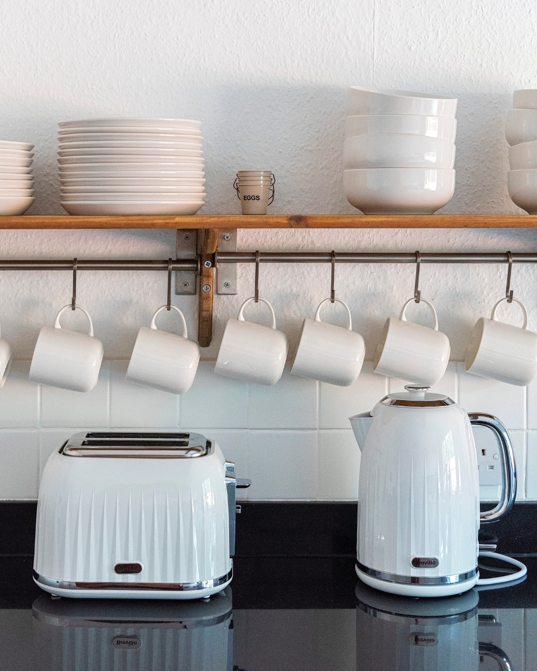 🍴 Cook, dine, and settle in at Riverside Rest 🌿
At Village Holidays, we believe holiday kitchens should feel easy, welcoming, and ready for real life. At Riverside Rest, you’ll find a well-equipped kitchen, a generous dining space, and everything you need for relaxed meals together, from slow breakfasts to evenings around the table.
Whether it’s a family feast or a get-together with friends, it’s all about enjoying the time together and making the most of your stay.
📍 Riverside Rest, Ollerton
🛏 Sleeps 6
#VillageHolidays #HolidayComforts #NottinghamshireBreaks