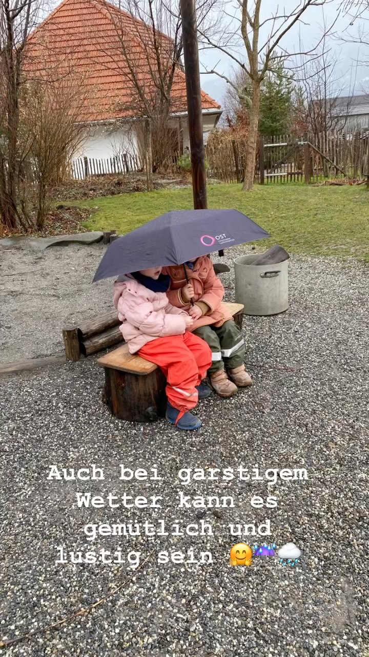 Auch bei garstigem Wetter kann es gemütlich und lustig sein 🤗☔️🌧️
#spielraumgrabs #kleinkind #freiesspiel #storchennest #kinder