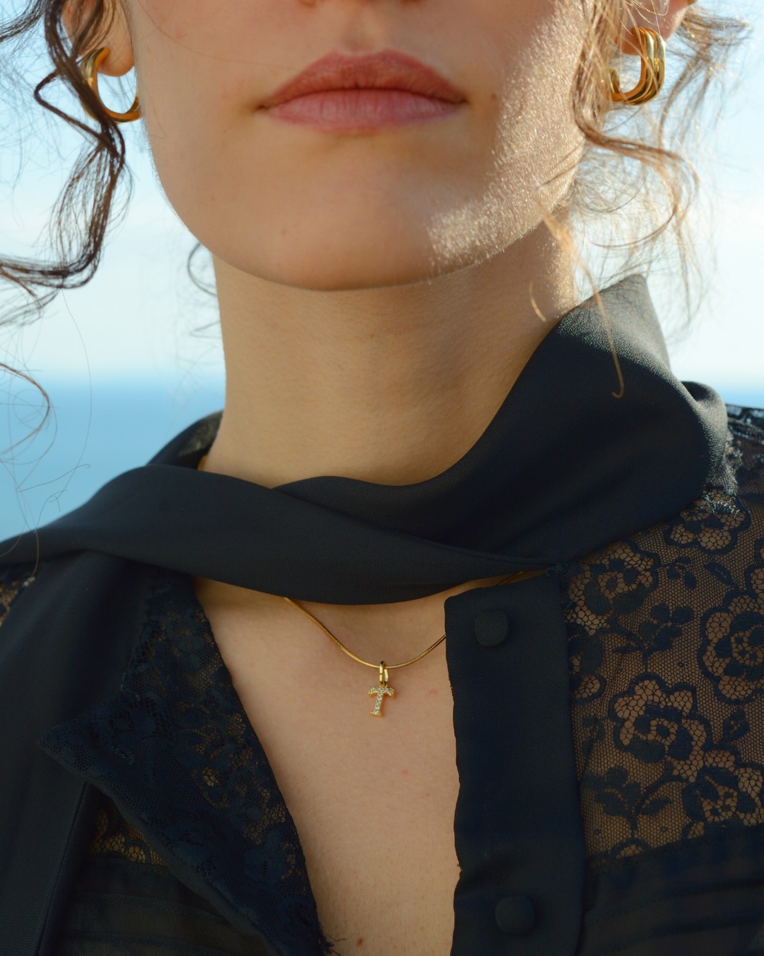 Il mare al tramonto che si lascia guardare anche d’inverno, gli uccelli che tornano, una pagina aperta.
Amor: el mar, tu y yo.
Preludio non è un luogo preciso, è un’atmosfera.