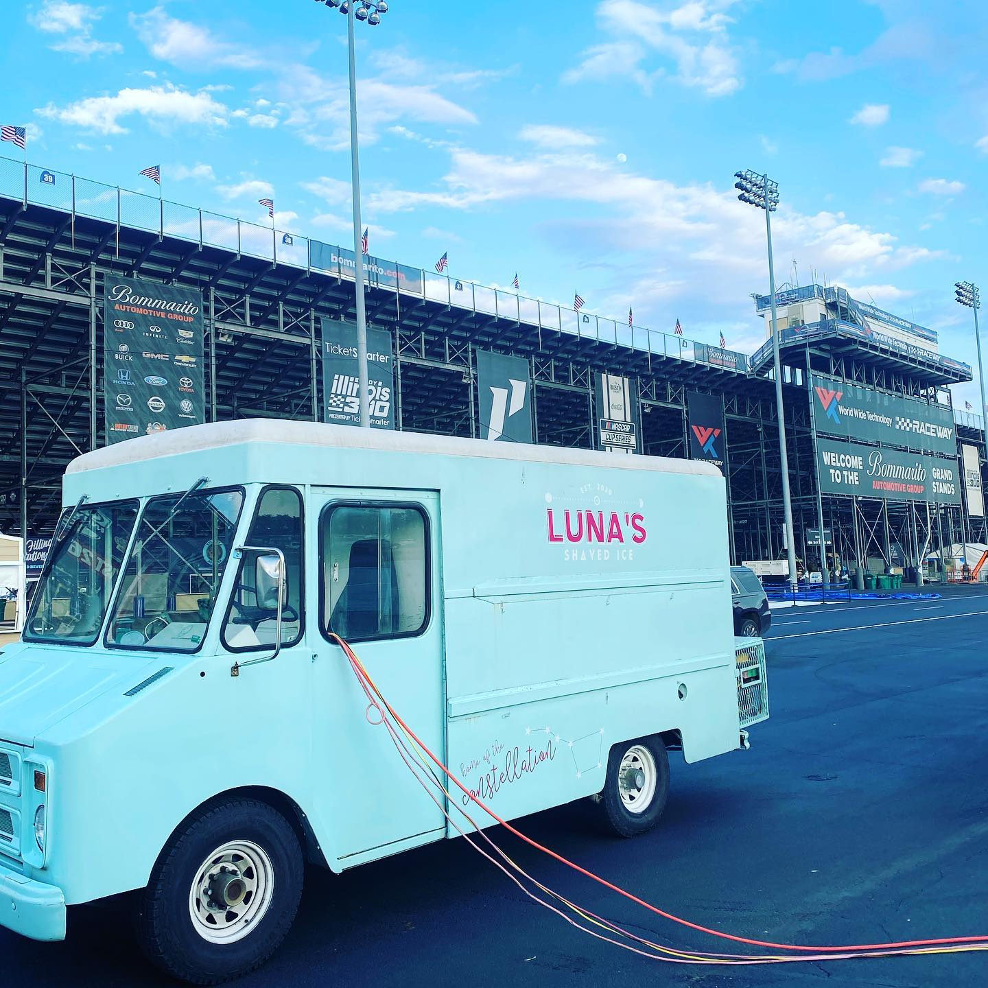 Elara will be at the Enjoy Illinois NASCAR Gateway Motorsports Park THE ENTIRE WEEKEND!!!!! Special thanks to our pal Carter for inviting us back for the second year! And also, thanks to Dierks Bentley in advance for stopping by and getting a shaved ice!!!!
The cords coming out of the truck are currently keeping our FOUR freezers going 😖 and that won’t even last us for a fraction of the weekend!
#lunasnascar #dierksbentley #dierkscomeseeus