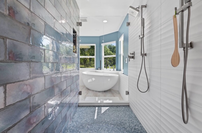 One shower, two entrances — because great design should be as functional as it is beautiful!
Perfect for shared bathrooms, spa-style layouts, and busy mornings, this dual-entry shower adds convenience without sacrificing style.
⌨️ Janseninc.com
🏢 4410 N Palafox St
☎️ 850-438-9904
.
.
.
#bathroomdesign #showergoals #customremodel #luxurybathroom #smartlayout