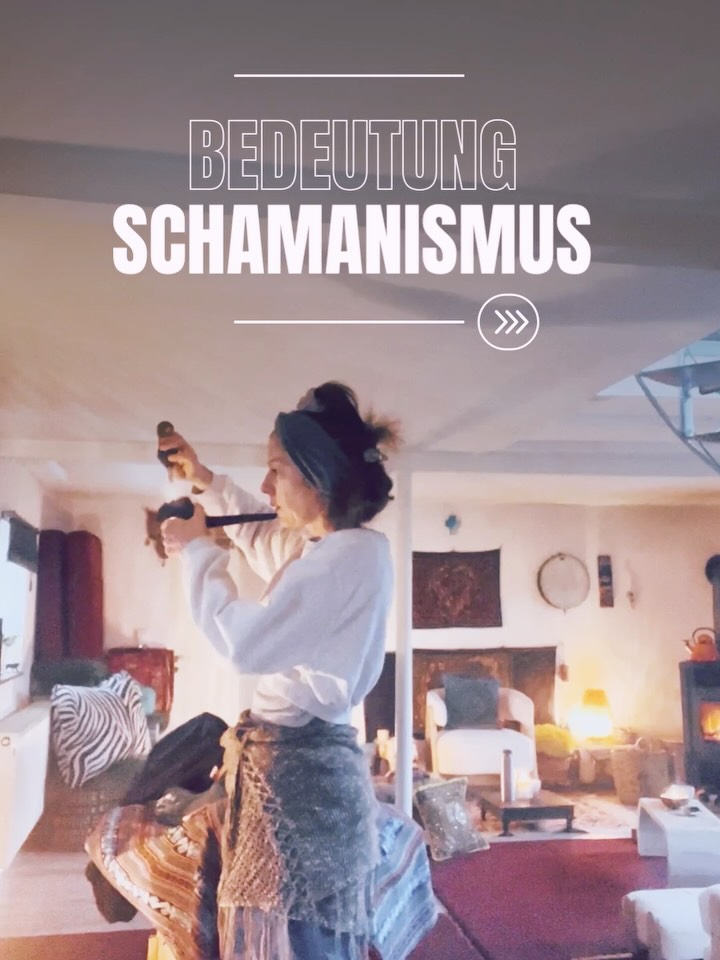 Ein schamanisches Herz ist etwas ganz normales. Schamanisch ist ein Wort hier auf Erden, was übersetzt bedeutet, dass ich durch Gottes Offenbarungen erkenne (Schamane: jemand der weiß. Von wem weiß er das? Von Gott.), dass alles um mich herum, auf Erden und im ganzen Kosmos durch Yaya lebendig ist und daher kommuniziert. Zudem bedeutet es zu lernen die Wahrheit, mit meiner Seele in meinem Herzen sehen, riechen, schmecken, hören und fühlen zu können, weil ich mich Yaya hingebe. Das kann ich nur von dem wahren Schamanischen Herzen lernen.
Ich folge keinen strikten Traditionen und bete auch nicht die Schöpfung an. Im Laufe der Jahre ist immer klarer geworden, dass die oberste Kraft, die wir anbeten und der wir folgen nicht irgendeine Tradition ist, sondern Yaya selbst; nicht die Schöpfung, sondern den Schöpfer. Darum geht es in allen Begegnungen mit mir: dass du komplett auf Ihn ausgerichtet wirst, weil der Große Spirit die einzige Quelle ist, von der du Offenbarungen bekommen solltest.
Das schamanische Herz ist ein Herz der Anbetung, zu dem einzigen einen Gott, als eine Schülerin von Yaya.
Yeshua ist das wahre Schamanische Herz, dem ich folge, weil nur Gott wirklich weiß.
#yeshua #heilung #schamanisch #herz #glaube