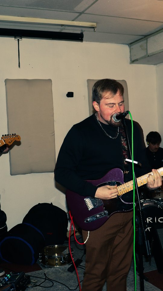 Just in time for Valentine's Day 👀❤️
Sunday TV just dropped their second single "Perfect"
Here's a little clip from when the boys played it for us back in October!
#newmusic #indiemusic