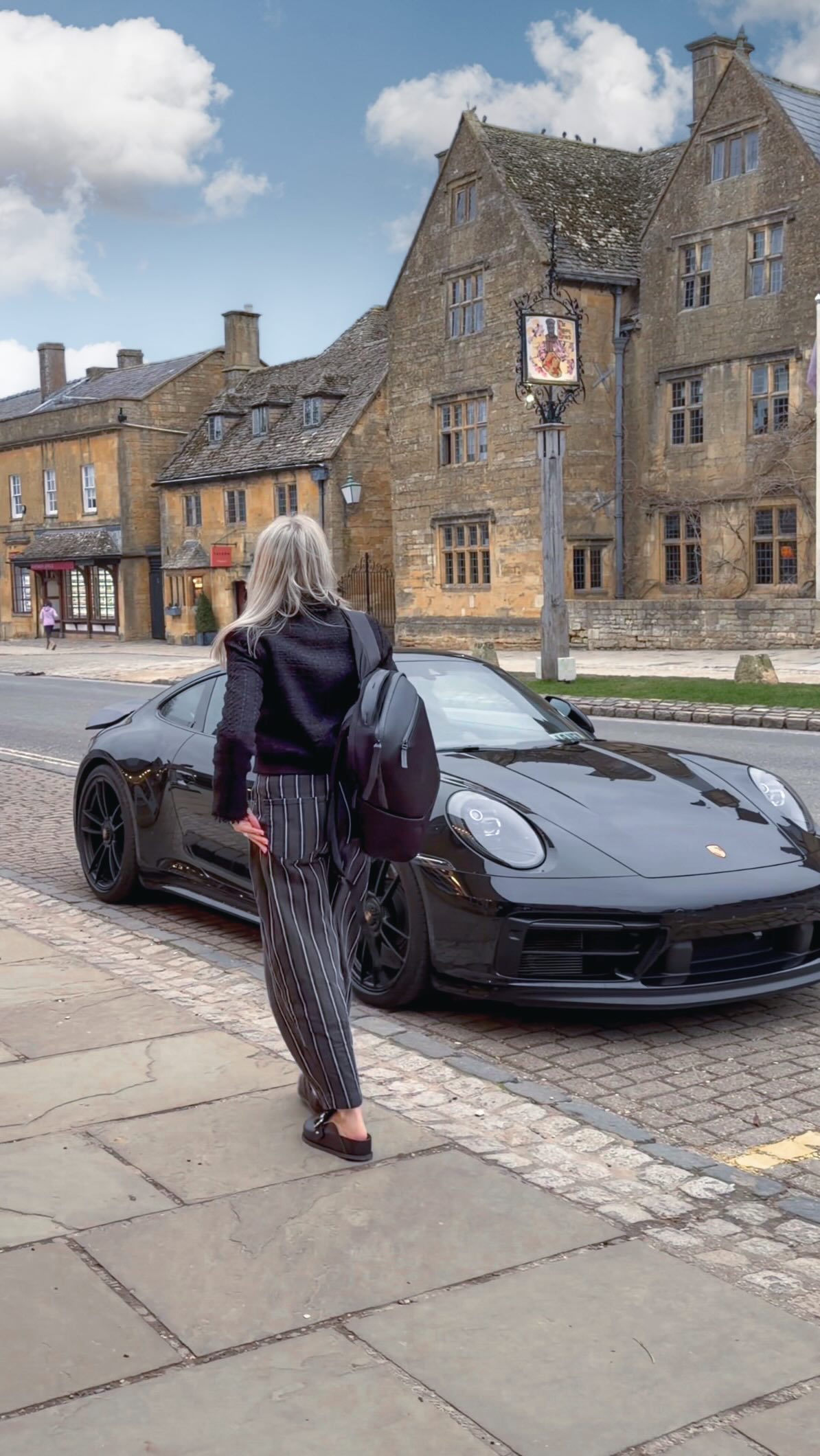 From wandering the Cotswolds to working remotely this is how I carry my day 🖤
The Troubadour Apex 4.0 is structured, weatherproof, and genuinely organised. Laptop protected. Notes in reach. Essentials exactly where they should be. No rummaging, no chaos.
It moves effortlessly from travel to commuting to remote work and still looks polished.
For days that blend movement and focus, this one keeps up 👌🏻
#TroubadourPartner #cotswolds #uktravelblogger #travelbags #travelbloggervibes