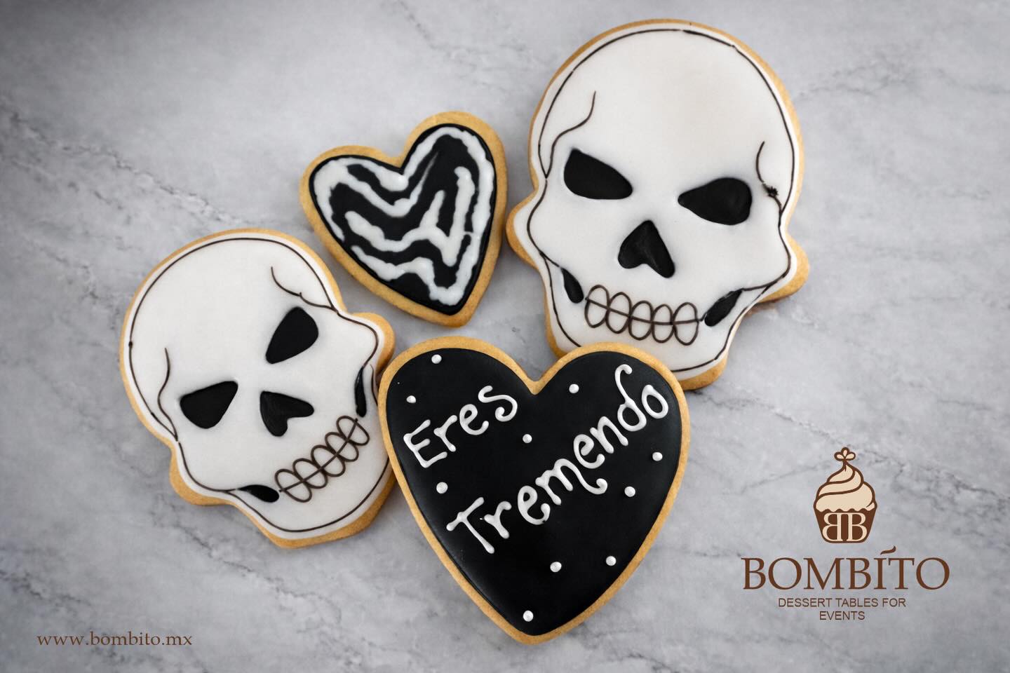 “Regálale algo diferente, regálale algo delicioso” #galletaspersonalizadas #royalicingcookies