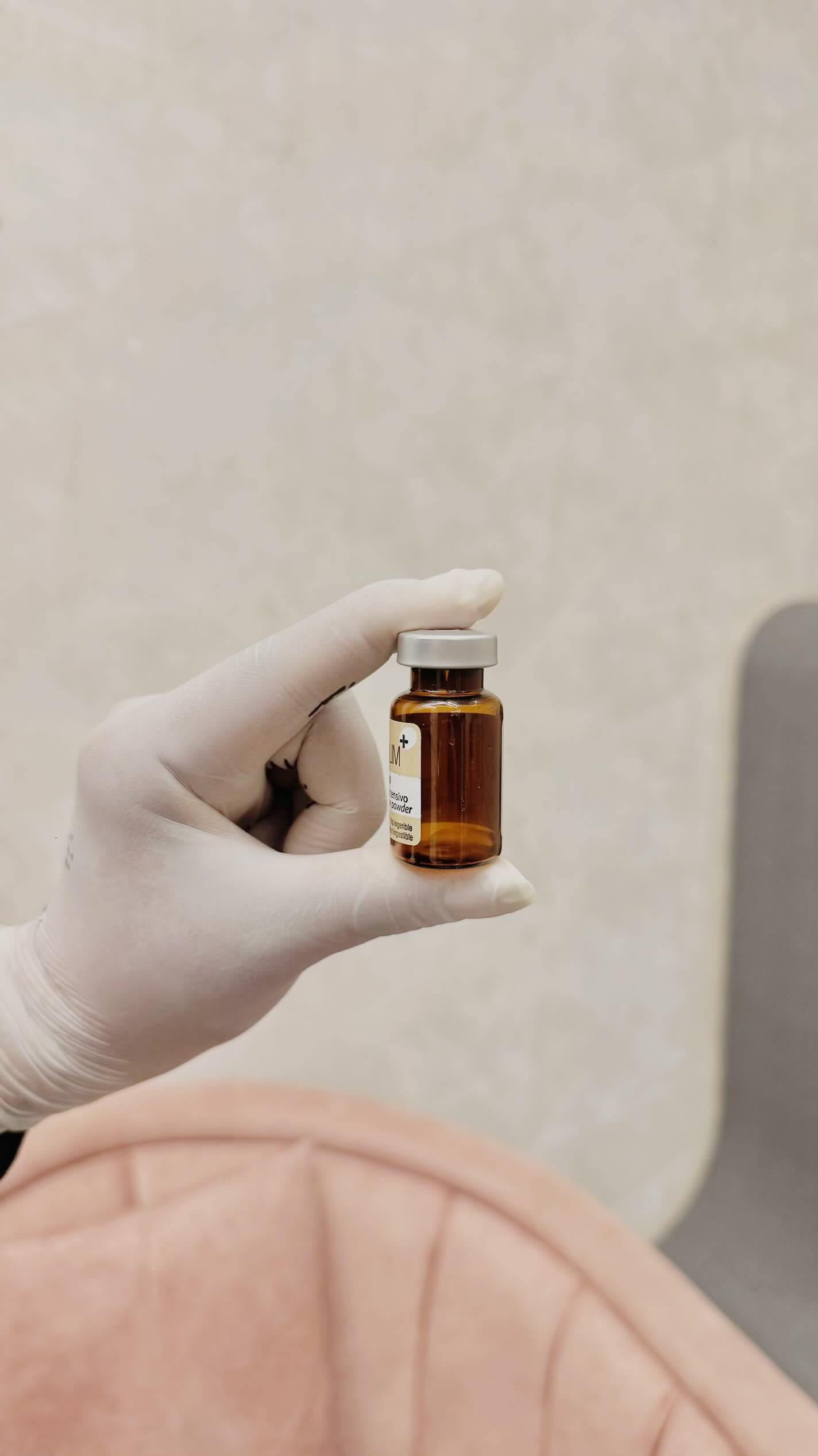 Si notas líneas de expresión marcadas,
si tienes patas de gallina,
si tu rostro se ve cansado incluso cuando has descansado…
👉🏼 Probablemente estás necesitando Botox 💉
En Club SER contamos con profesionales altamente calificados y trabajamos con productos de la más alta calidad, garantizando seguridad y resultados naturales.
📲 Comunícate al link de nuestra biografía para agendar tu valoración y tu sesión. Te indicaremos exactamente qué necesitas para lograr un rostro más armonioso, descansado y una versión más fresca de ti, sin perder tu esencia.
Resultados sutiles. Expresión natural. Confianza renovada.
#botox #lineasdeexpresion #belleza #toxinabotulínica #bogota